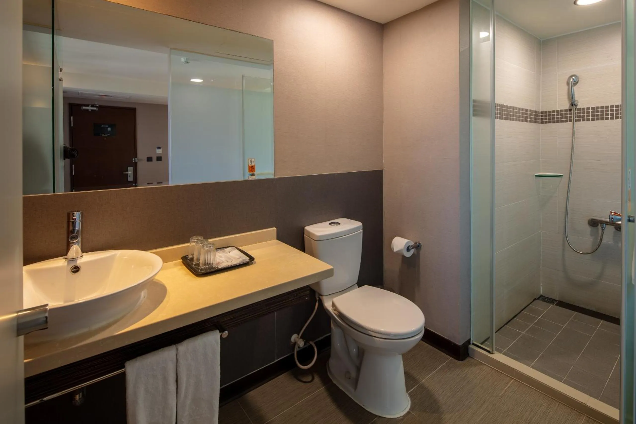 Shower in Rich & Free Hotel - Kaifeng 富逸旅趣-北車開封館