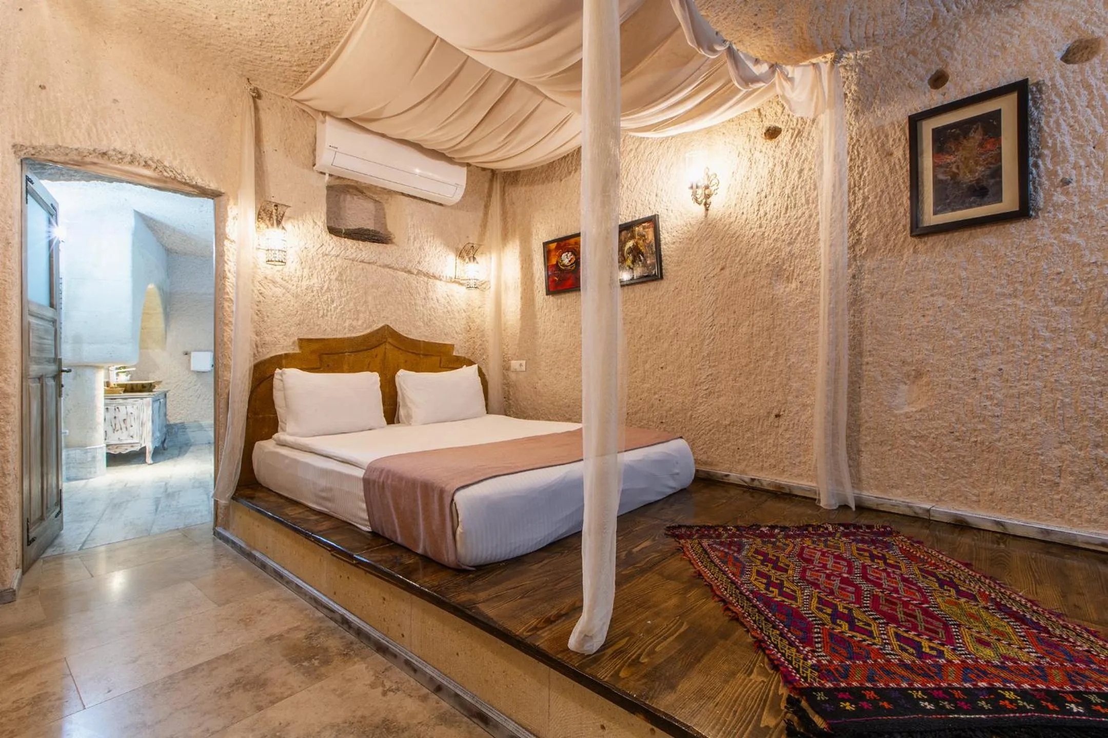 Shower, Bed in Karlık Cave Suite Cappadocia