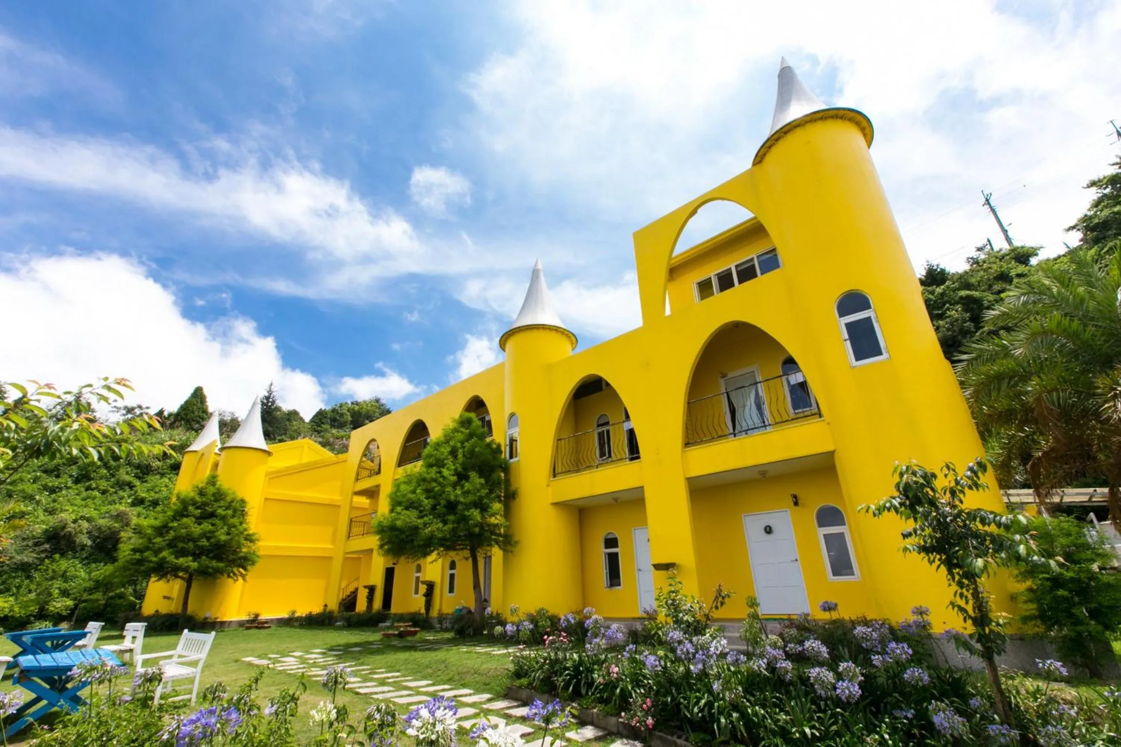 Property building in Cingjing Brilliant Twins of Seattle