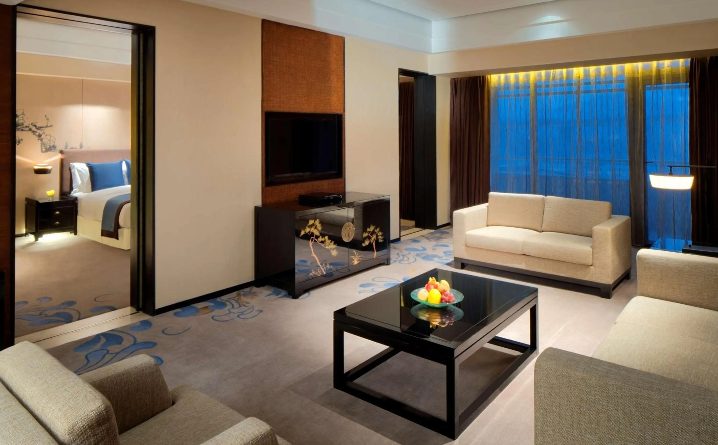 Photo of the whole room, Seating Area in Radisson Blu Hotel Chongqing Sha Ping Ba