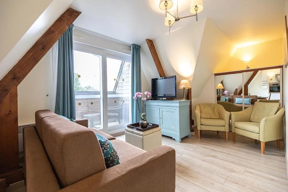 Living room in Club Wyndham Normandy