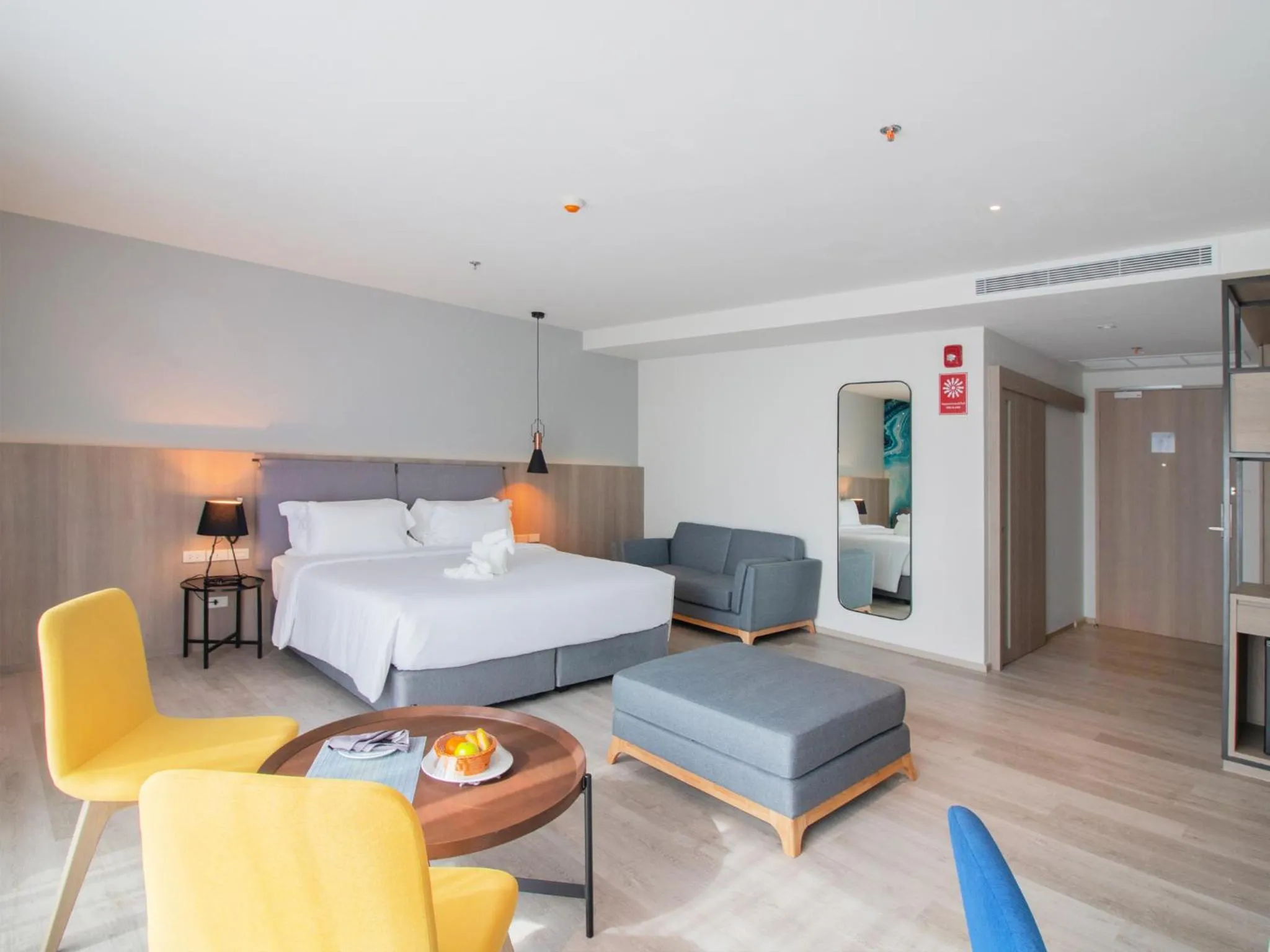 Seating area, Bed in Fortune Saeng Chan Beach Hotel Rayong - SHA Plus