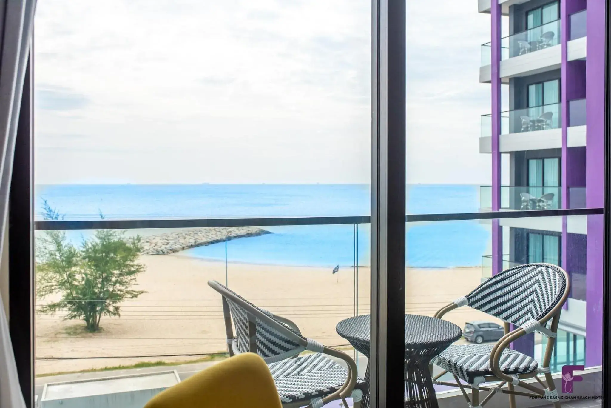 Deluxe Double or Twin Room with Sea View in Fortune Saeng Chan Beach Hotel Rayong - SHA Plus Deluxe Double or Twin Room with Sea View in Fortune Saeng Chan Beach Hotel Rayong - SHA Plus