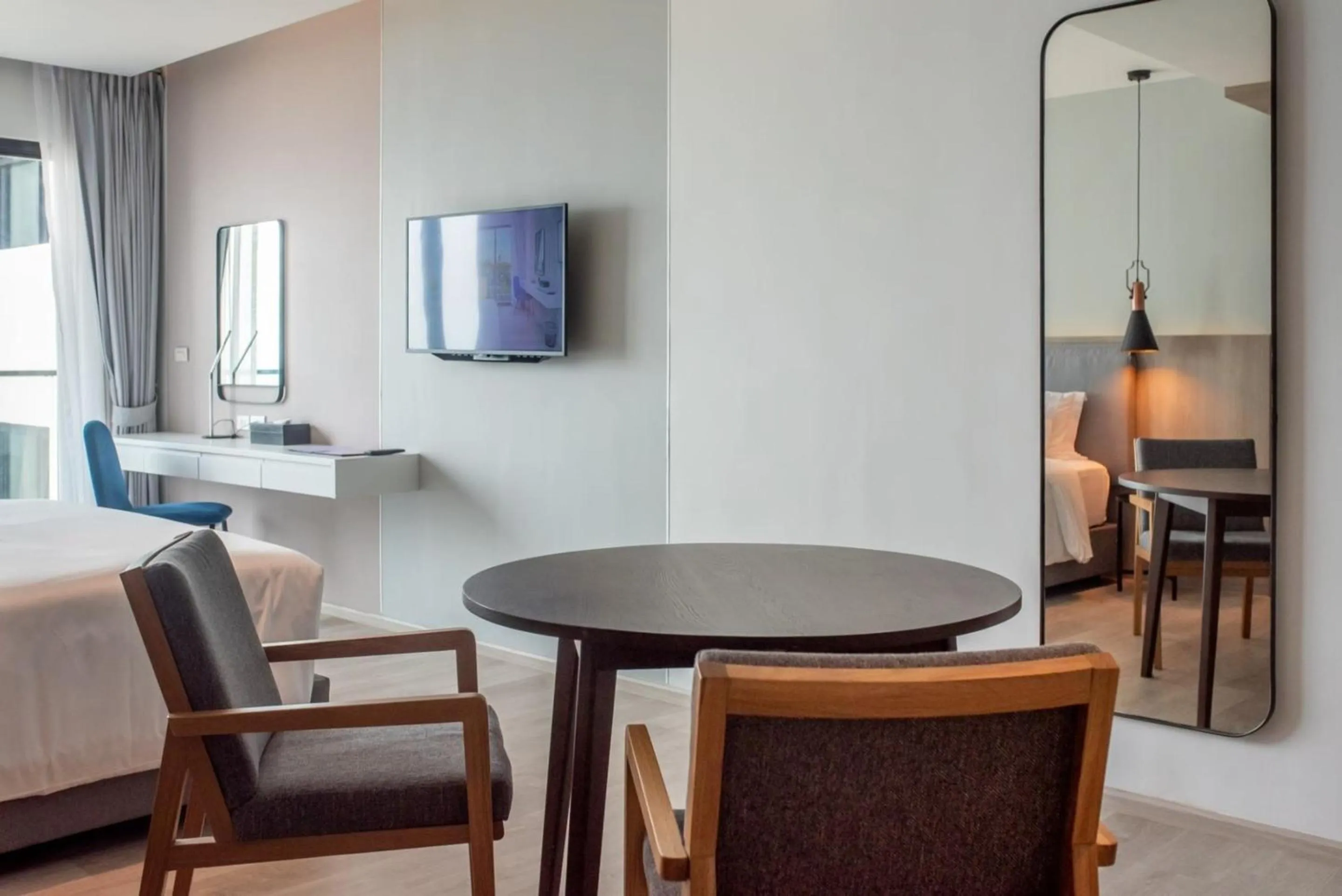 Seating area, Bed in Fortune Saeng Chan Beach Hotel Rayong - SHA Plus