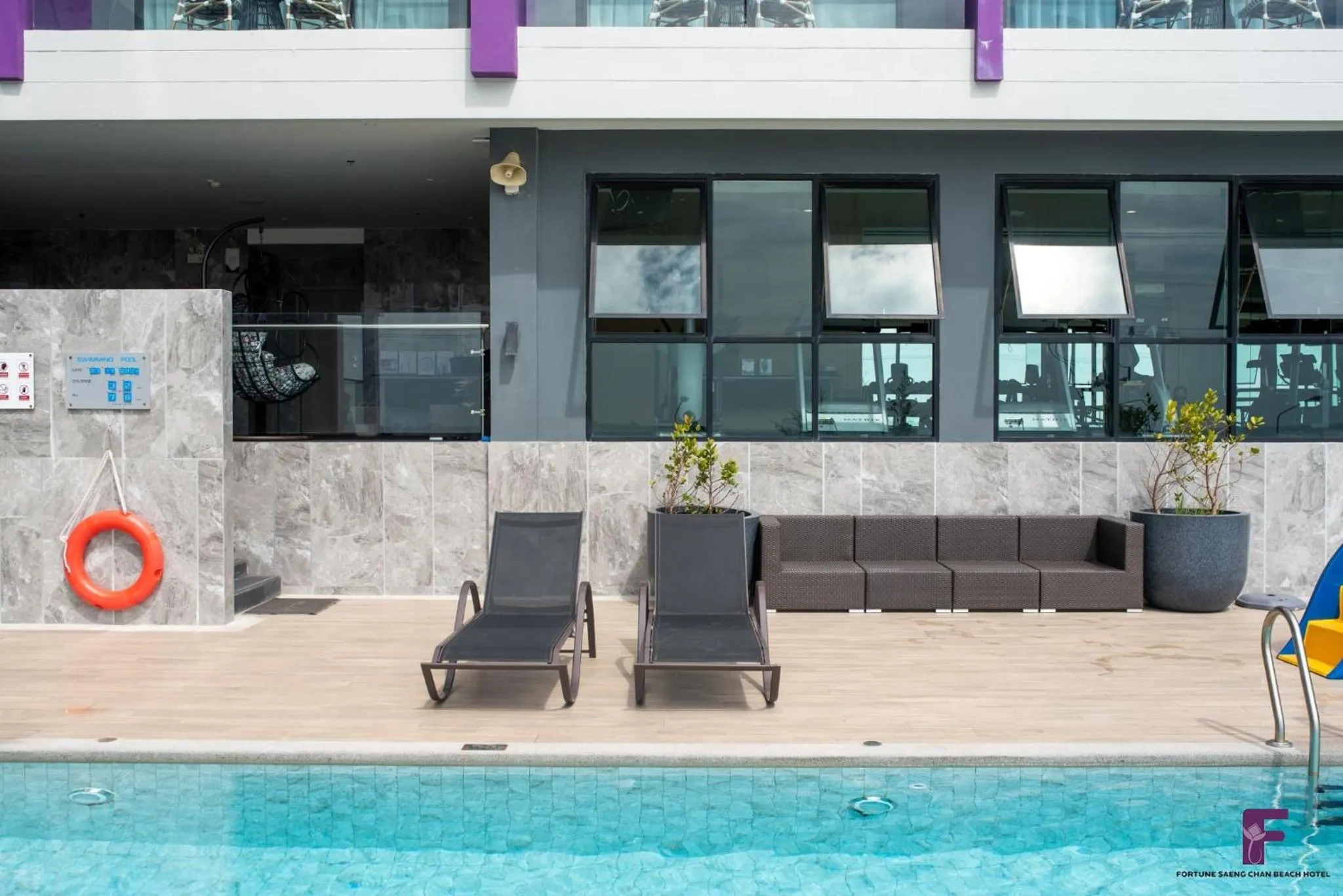 Swimming pool in Fortune Saeng Chan Beach Hotel Rayong - SHA Plus