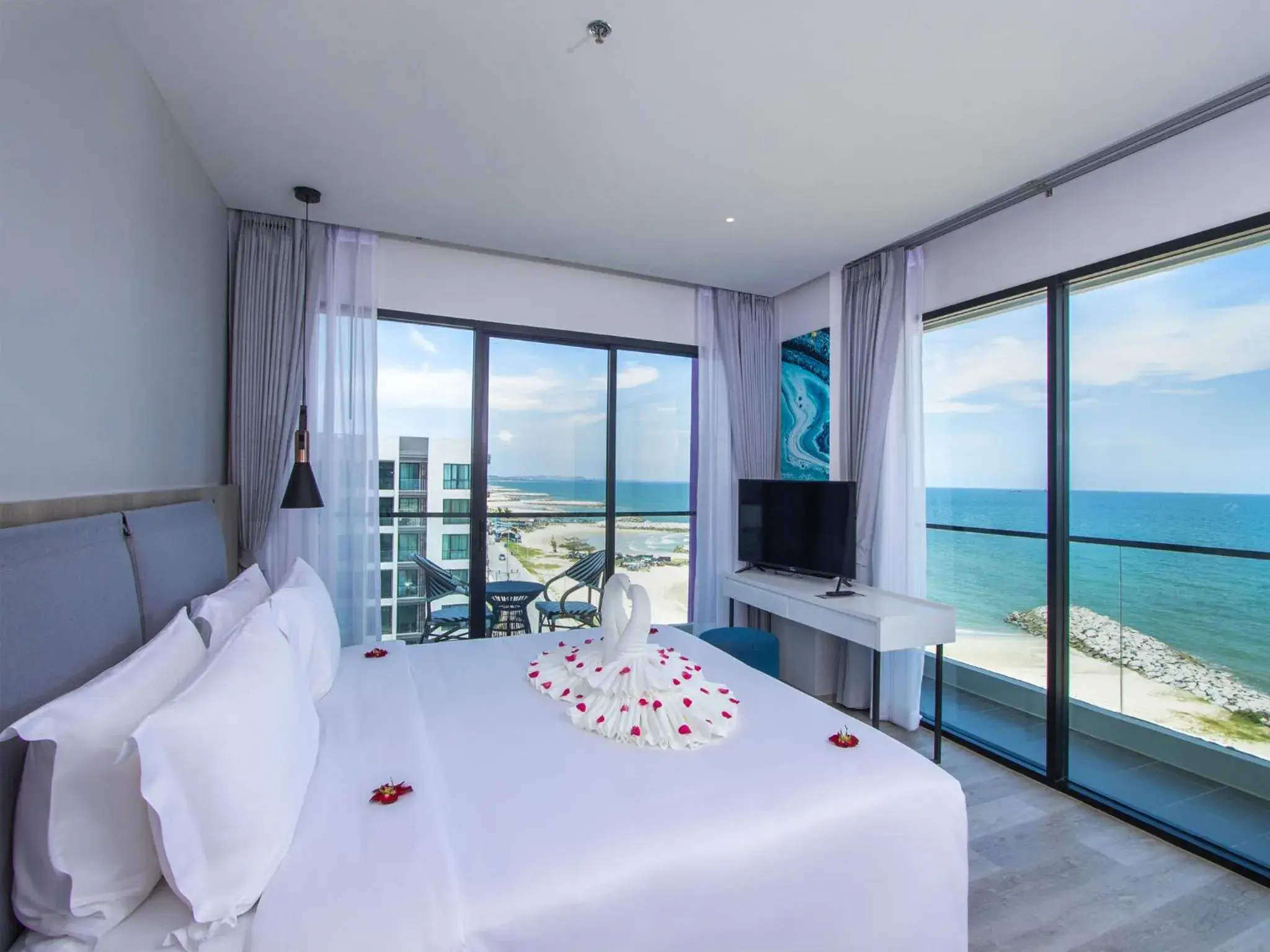 Executive Suite in Fortune Saeng Chan Beach Hotel Rayong - SHA Plus Executive Suite in Fortune Saeng Chan Beach Hotel Rayong - SHA Plus