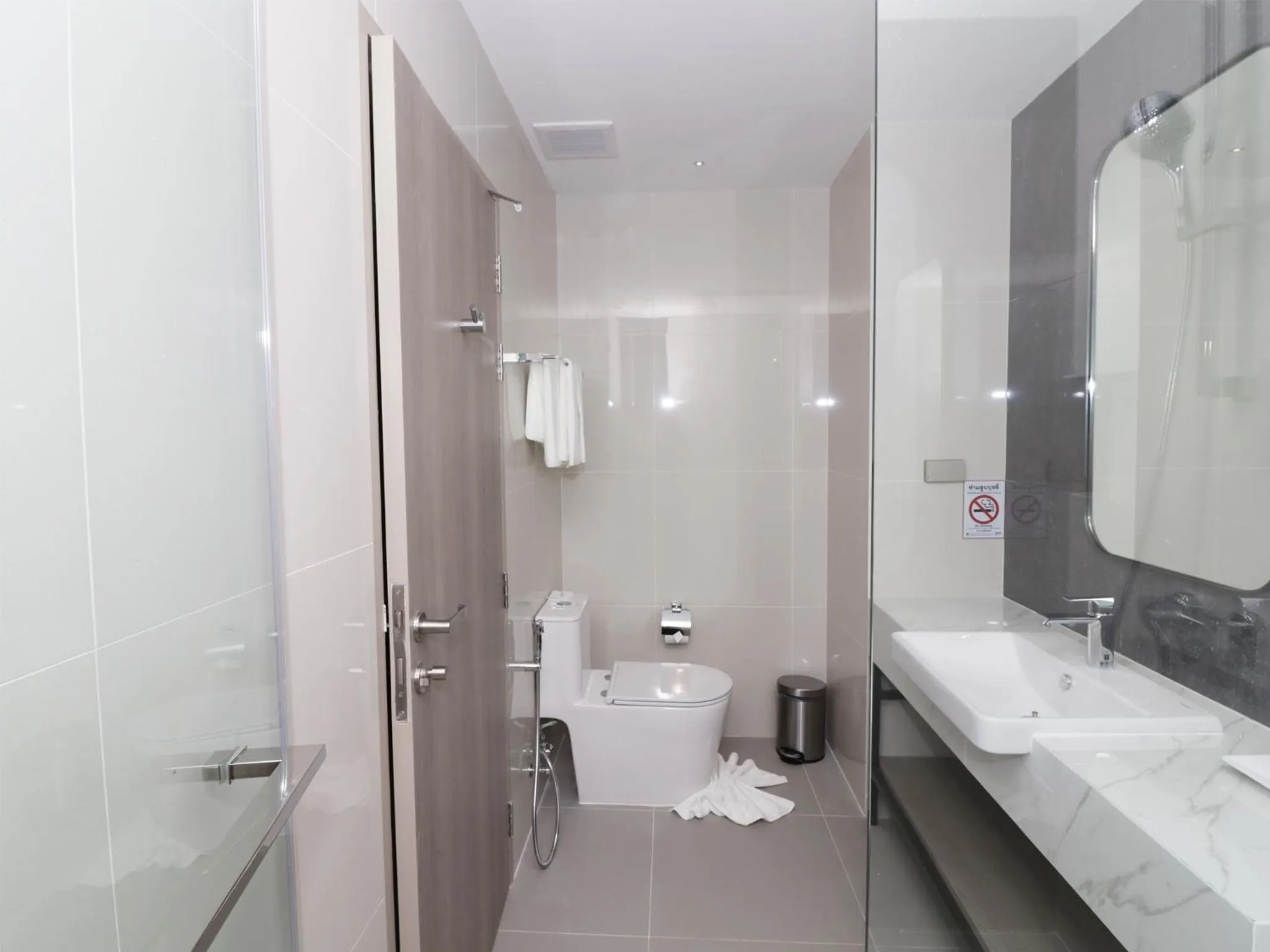 Shower in Fortune Saeng Chan Beach Hotel Rayong - SHA Plus