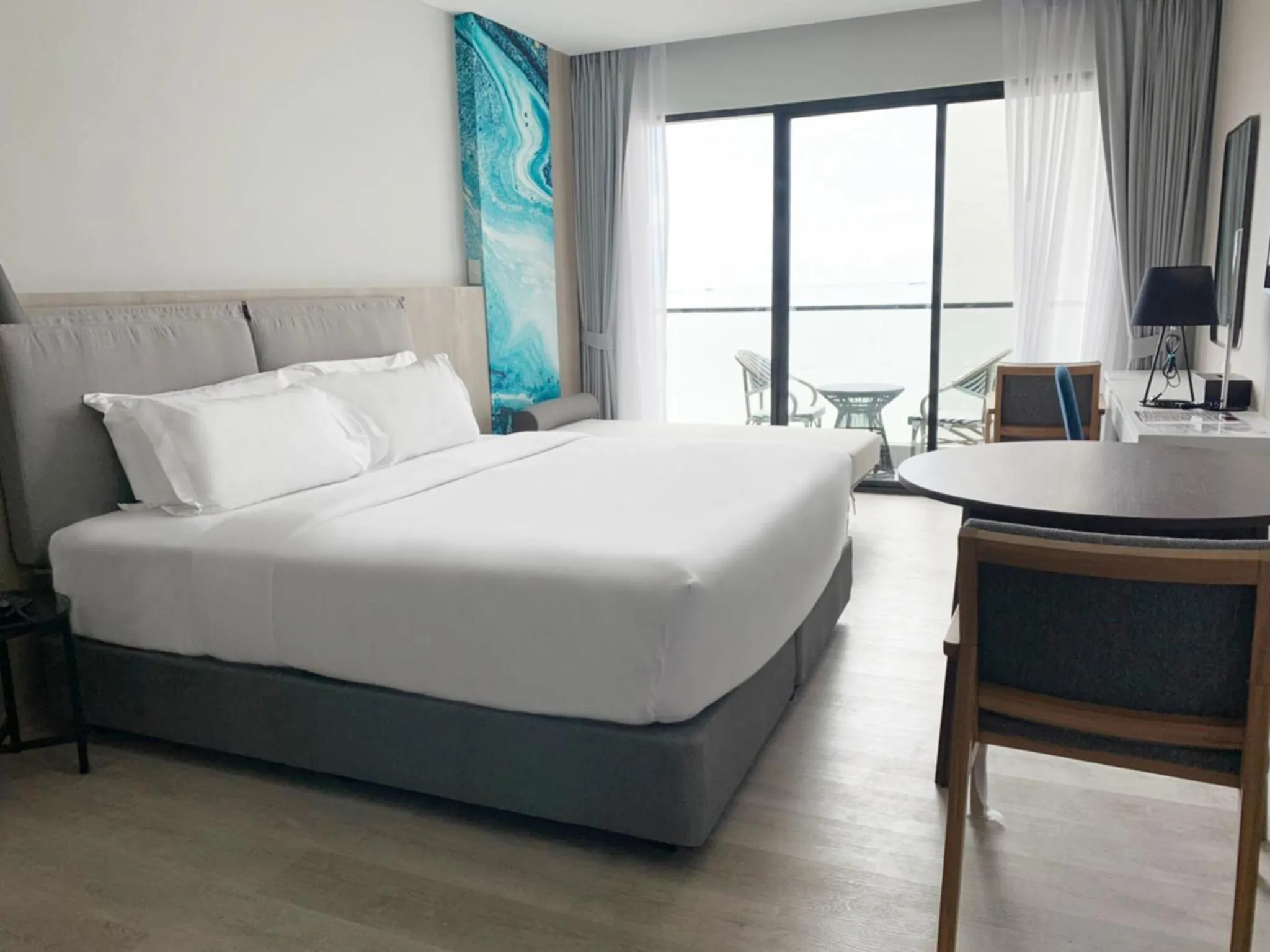 Bedroom, Bed in Fortune Saeng Chan Beach Hotel Rayong - SHA Plus