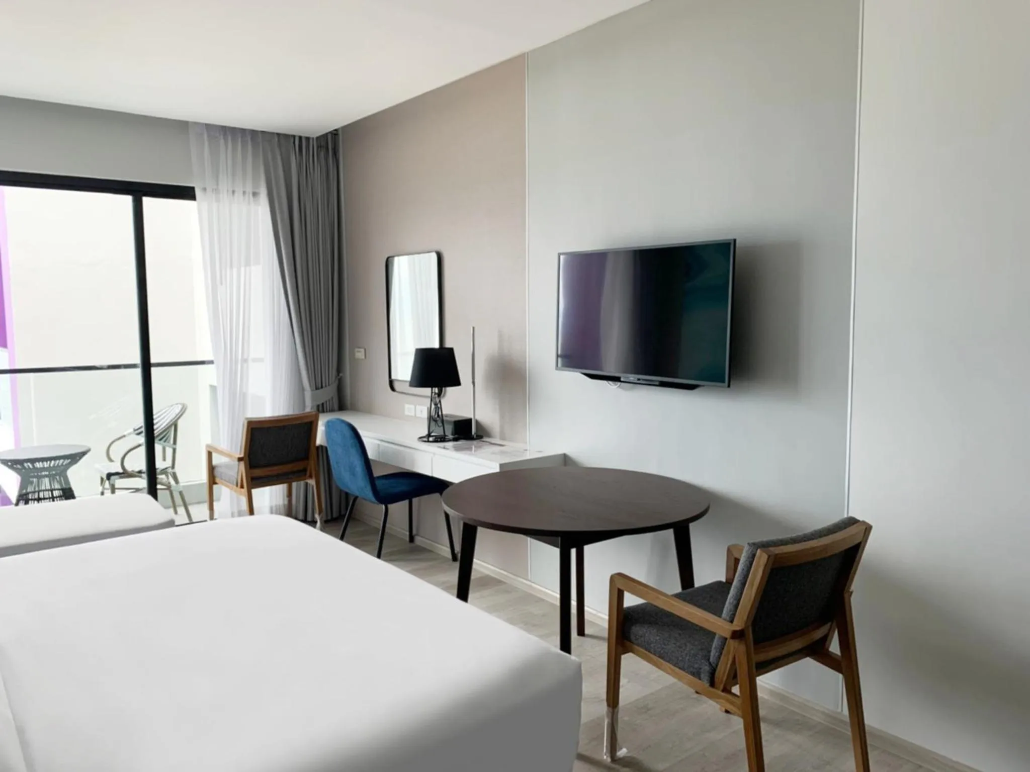 Dining area, Bed in Fortune Saeng Chan Beach Hotel Rayong - SHA Plus