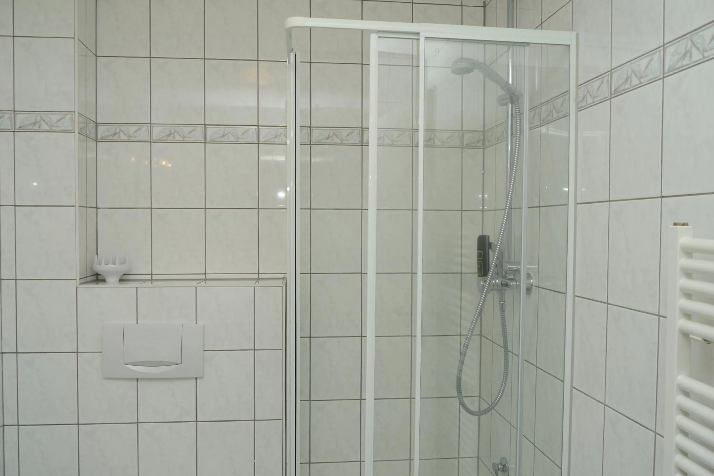 Shower in Erbenholz Hotel