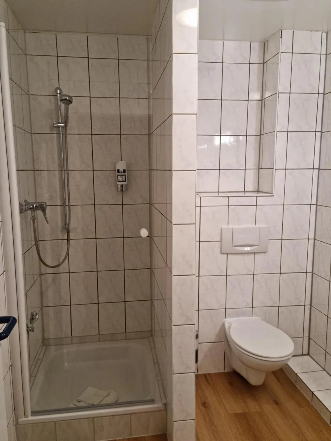 Shower in Erbenholz Hotel