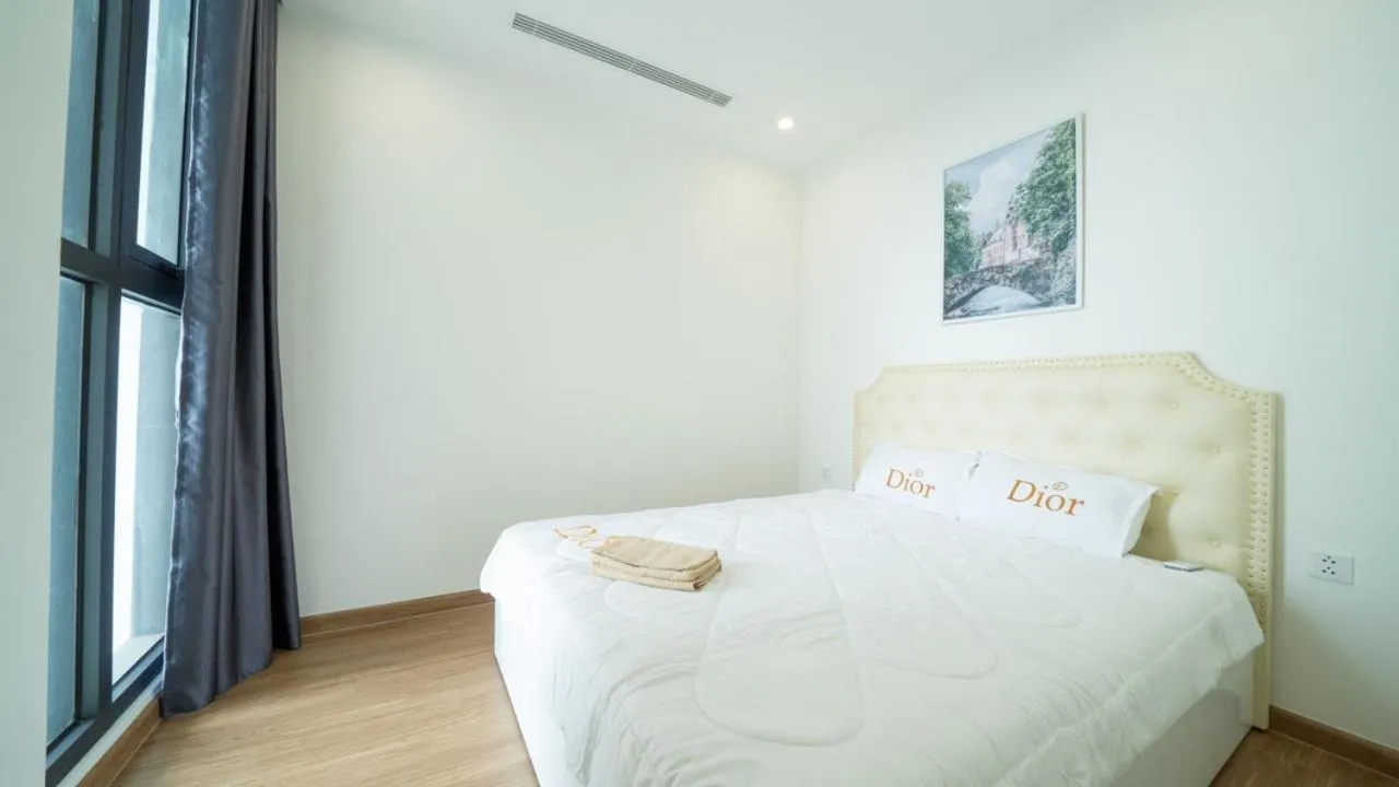 Bed in BOM HOMES- VINHOMES SKYLAKE- SERVICE APARTMENt