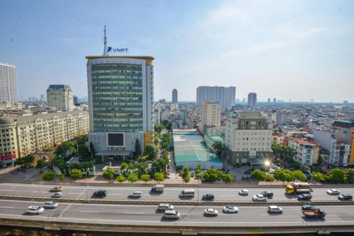 BOM HOMES- VINHOMES SKYLAKE- SERVICE APARTMENt