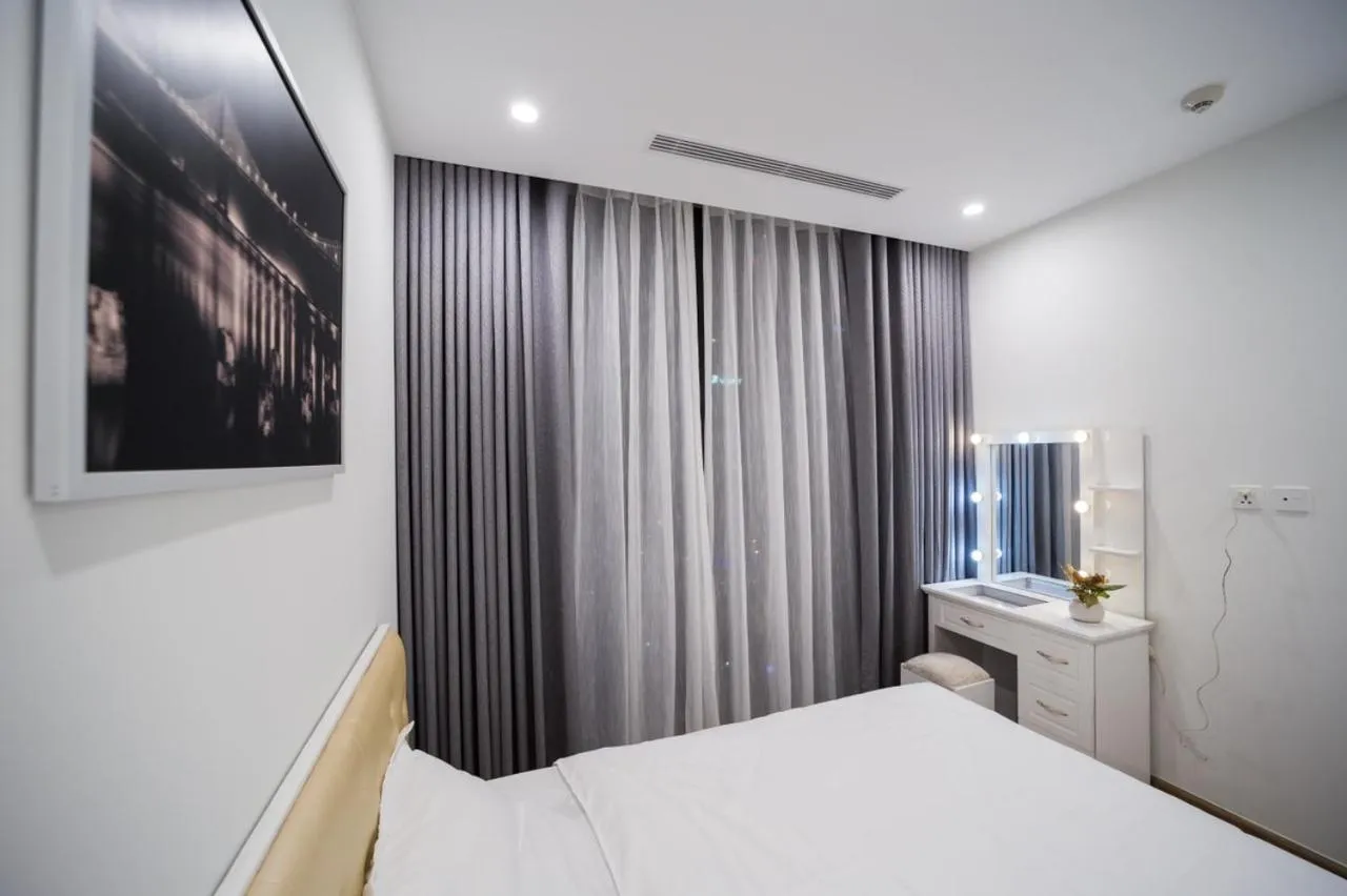 Bed in BOM HOMES- VINHOMES SKYLAKE- SERVICE APARTMENt