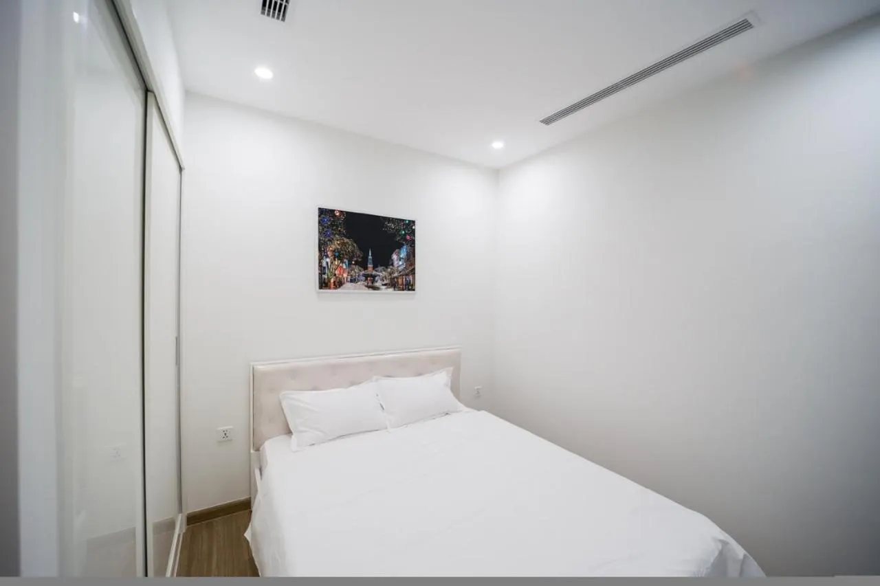 Bed in BOM HOMES- VINHOMES SKYLAKE- SERVICE APARTMENt