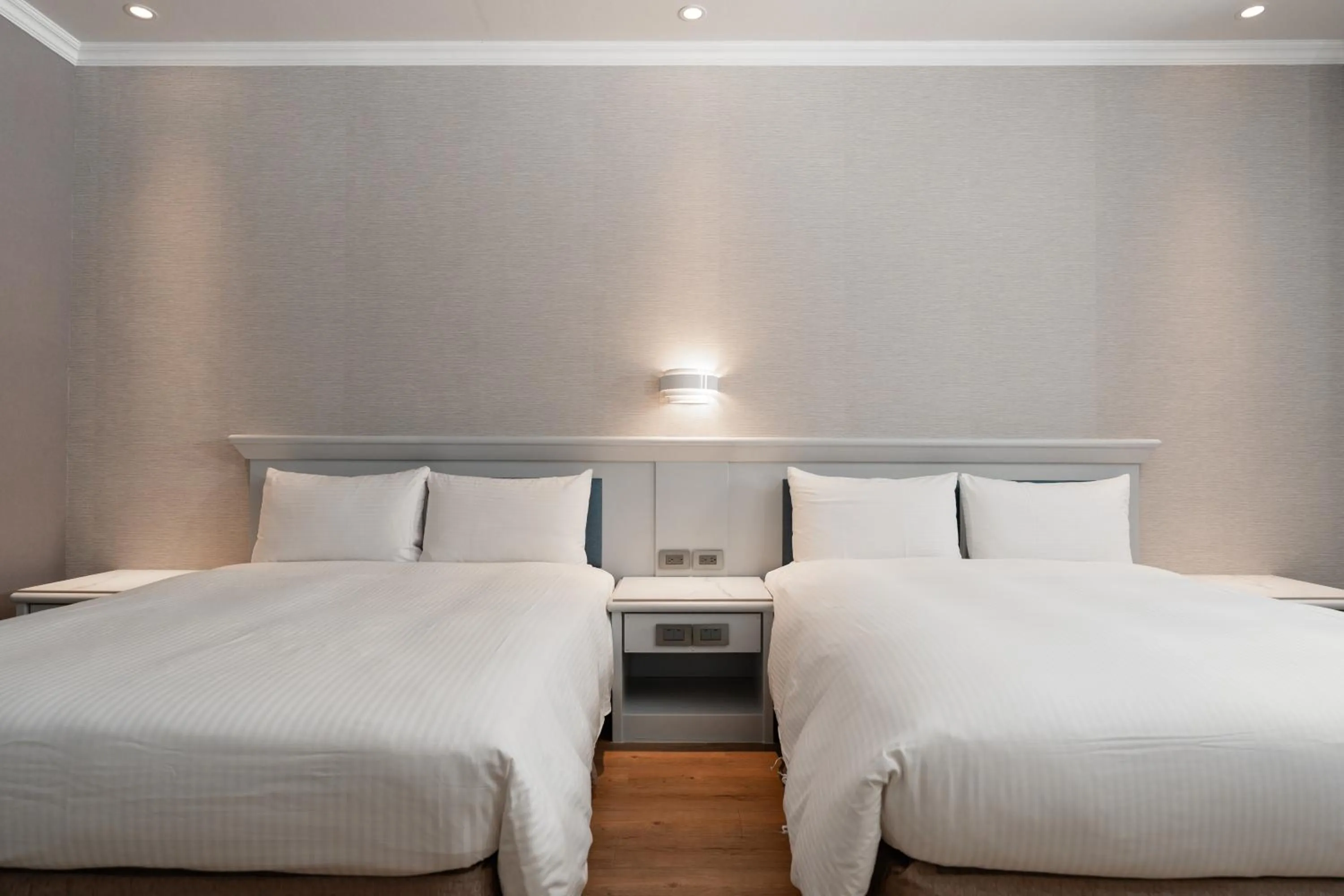 Photo of the whole room, Bed in Fu Hsiang Hotel