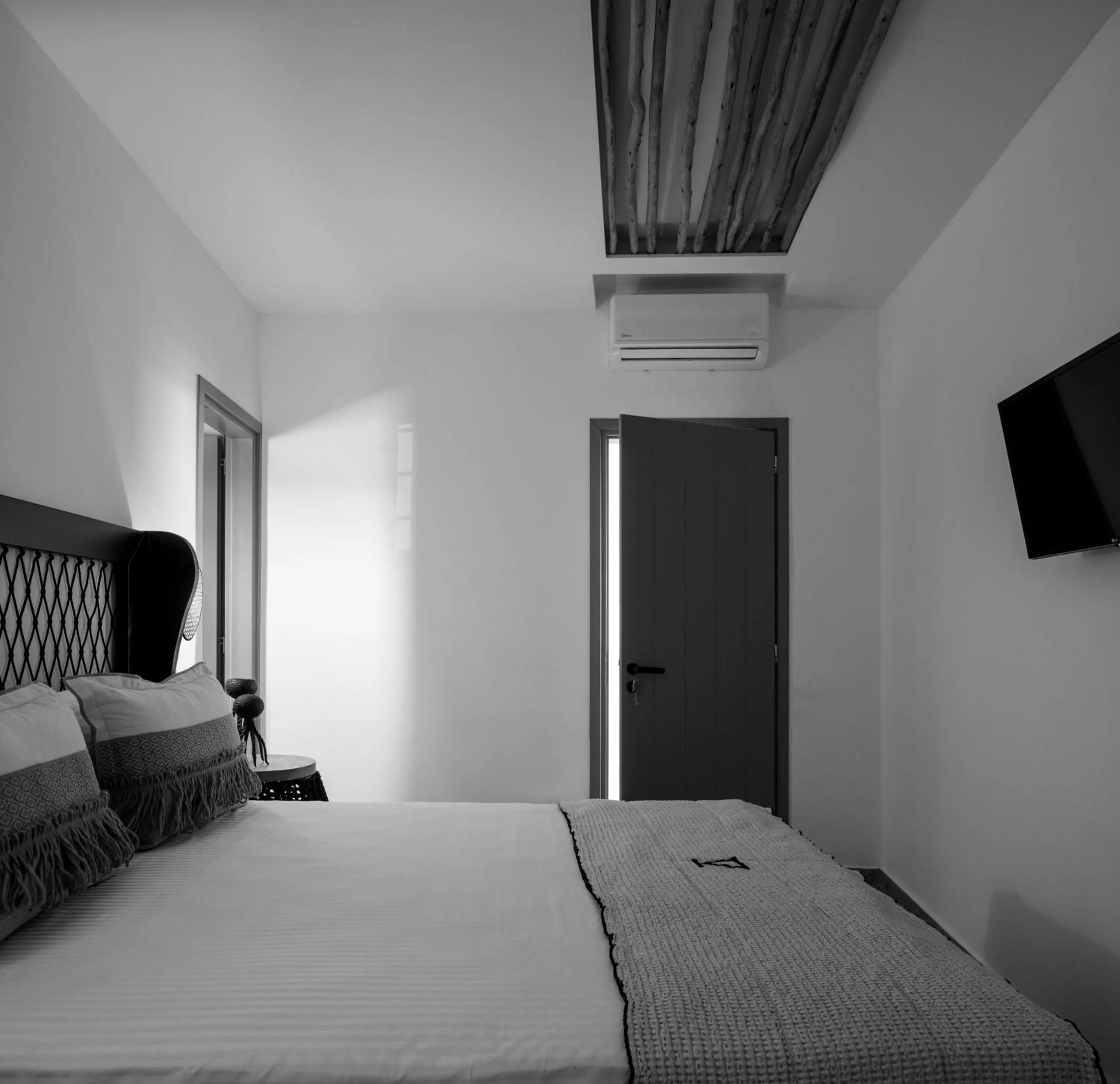 Bedroom, Bed in Vrachos Suites Mykonos