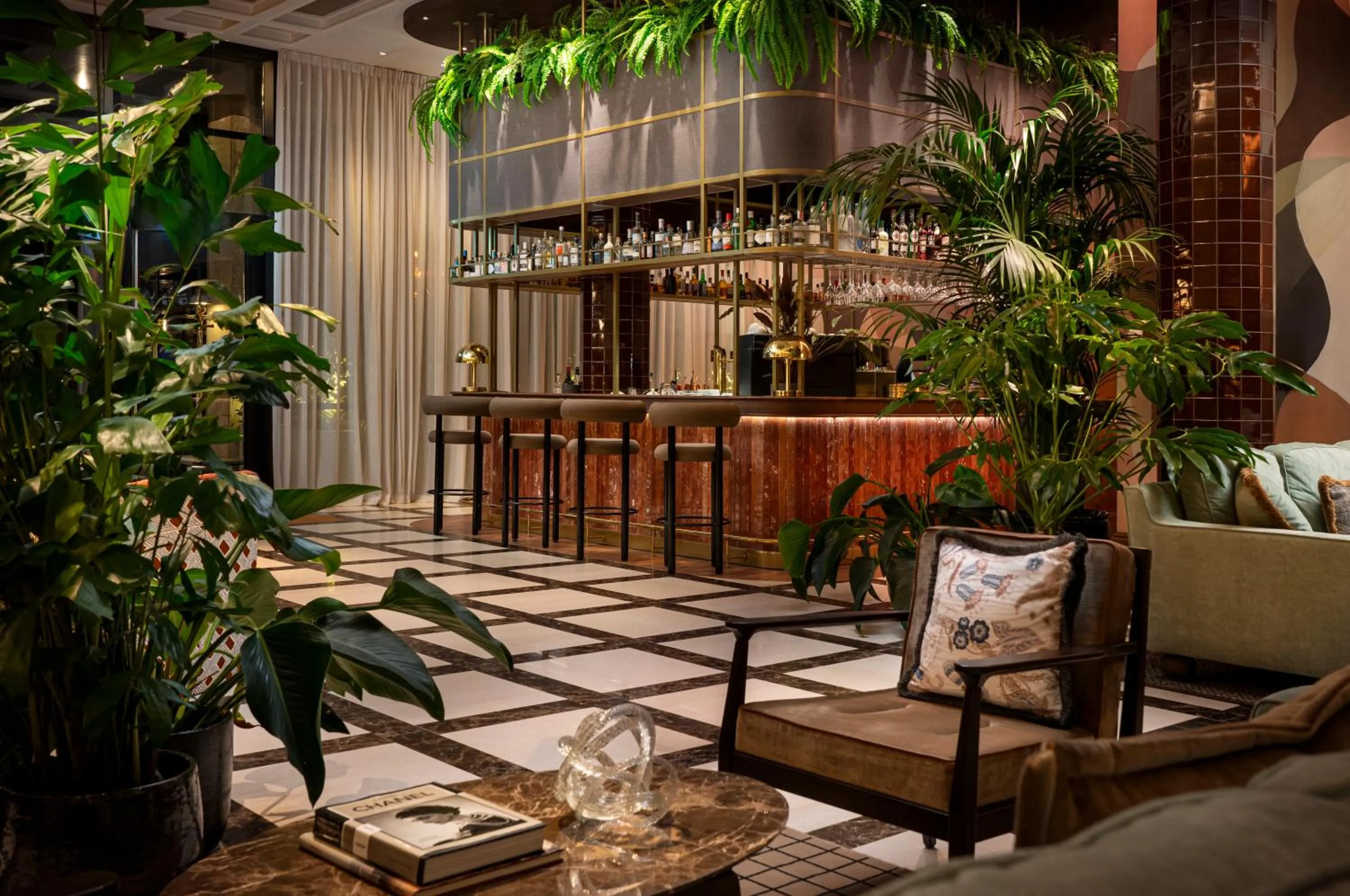 Lounge or bar in Brunfels Hotel, in the Unbound Collection by Hyatt