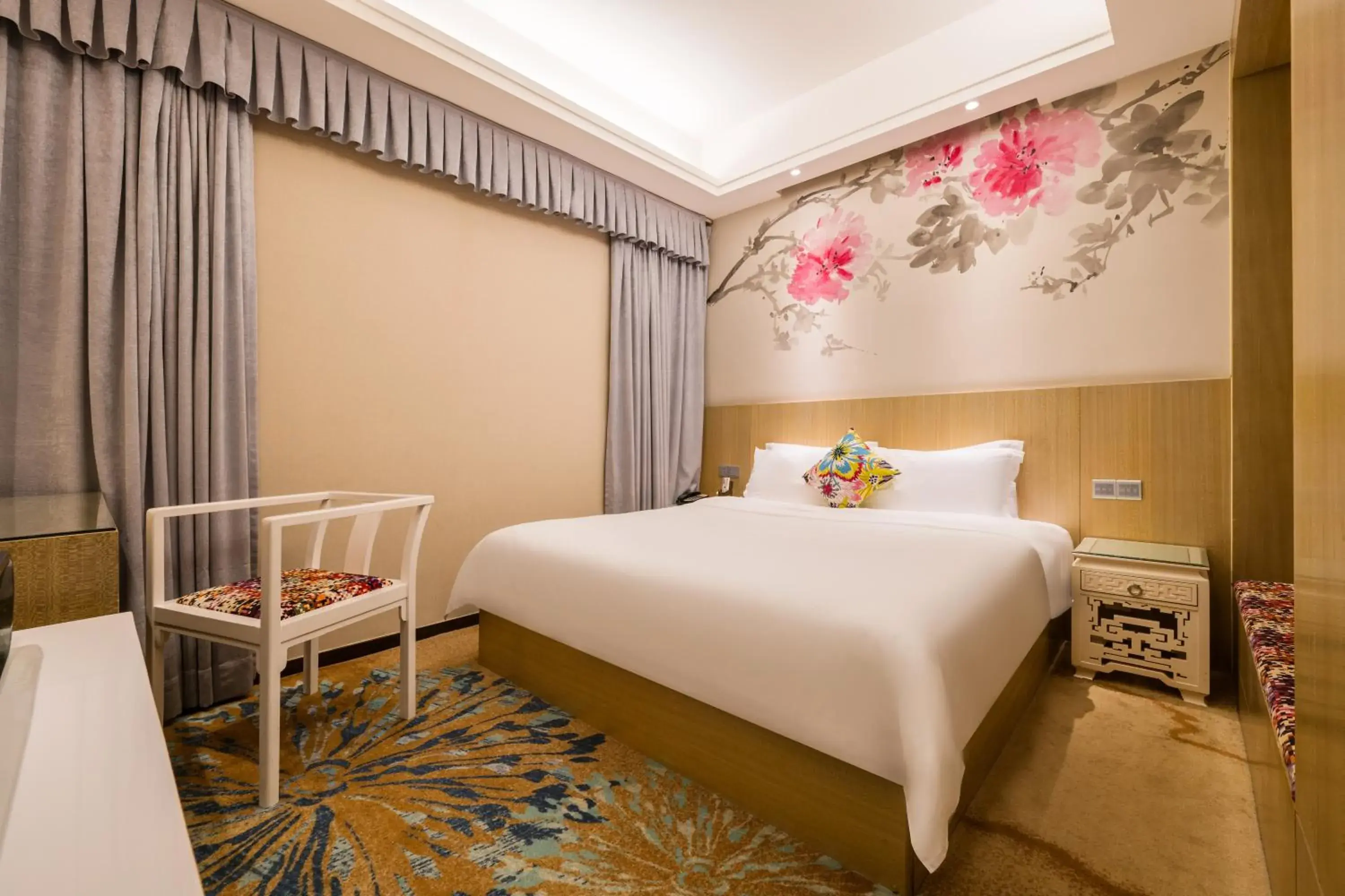 Double Room in Paco Hotel Tаojin Metro Guangzhou - Free Shuttle Bus For Canton Fair Double Room in Paco Hotel Tаojin Metro Guangzhou - Free Shuttle Bus For Canton Fair