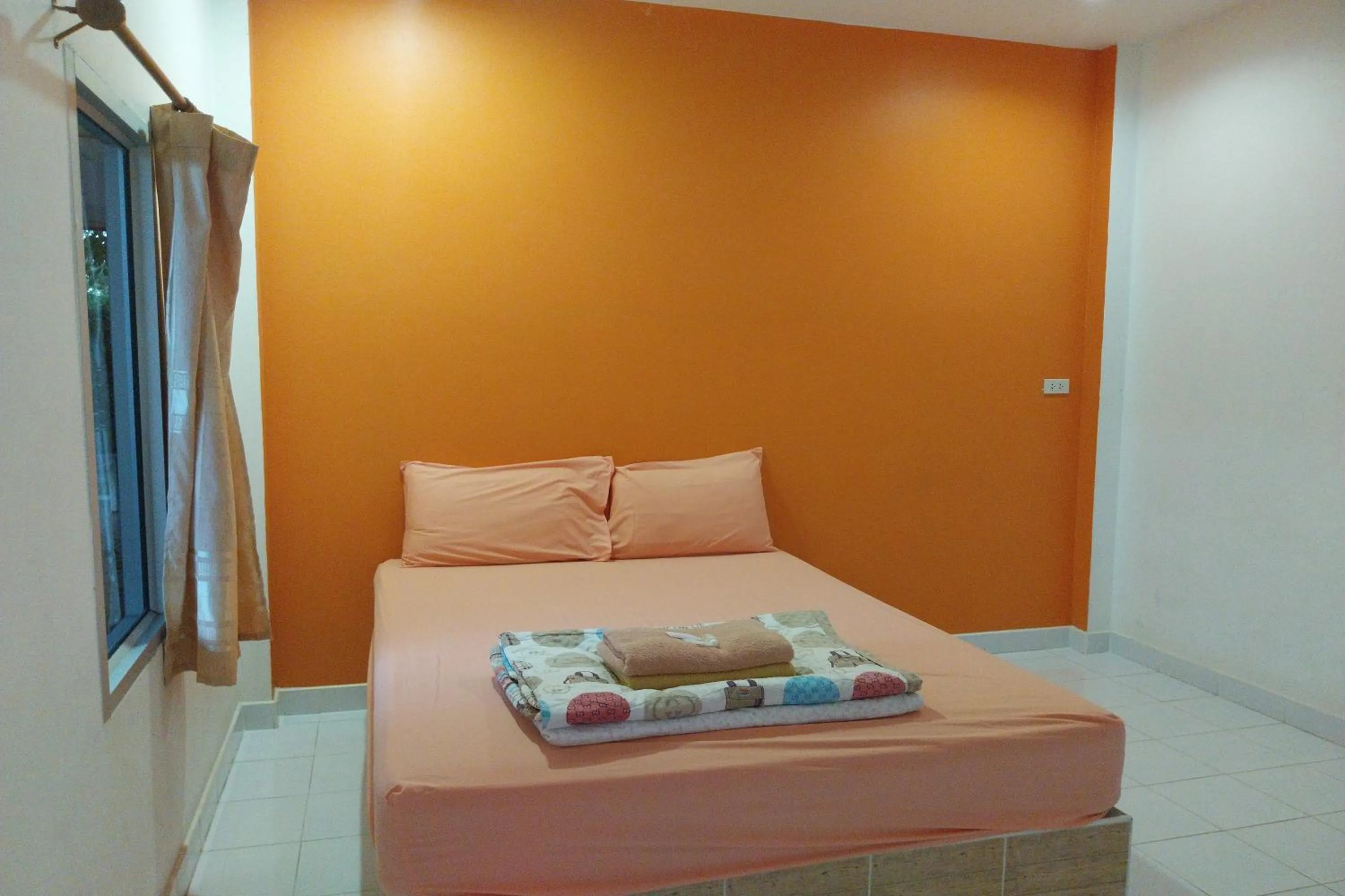 Photo of the whole room, Bed in Review Resort