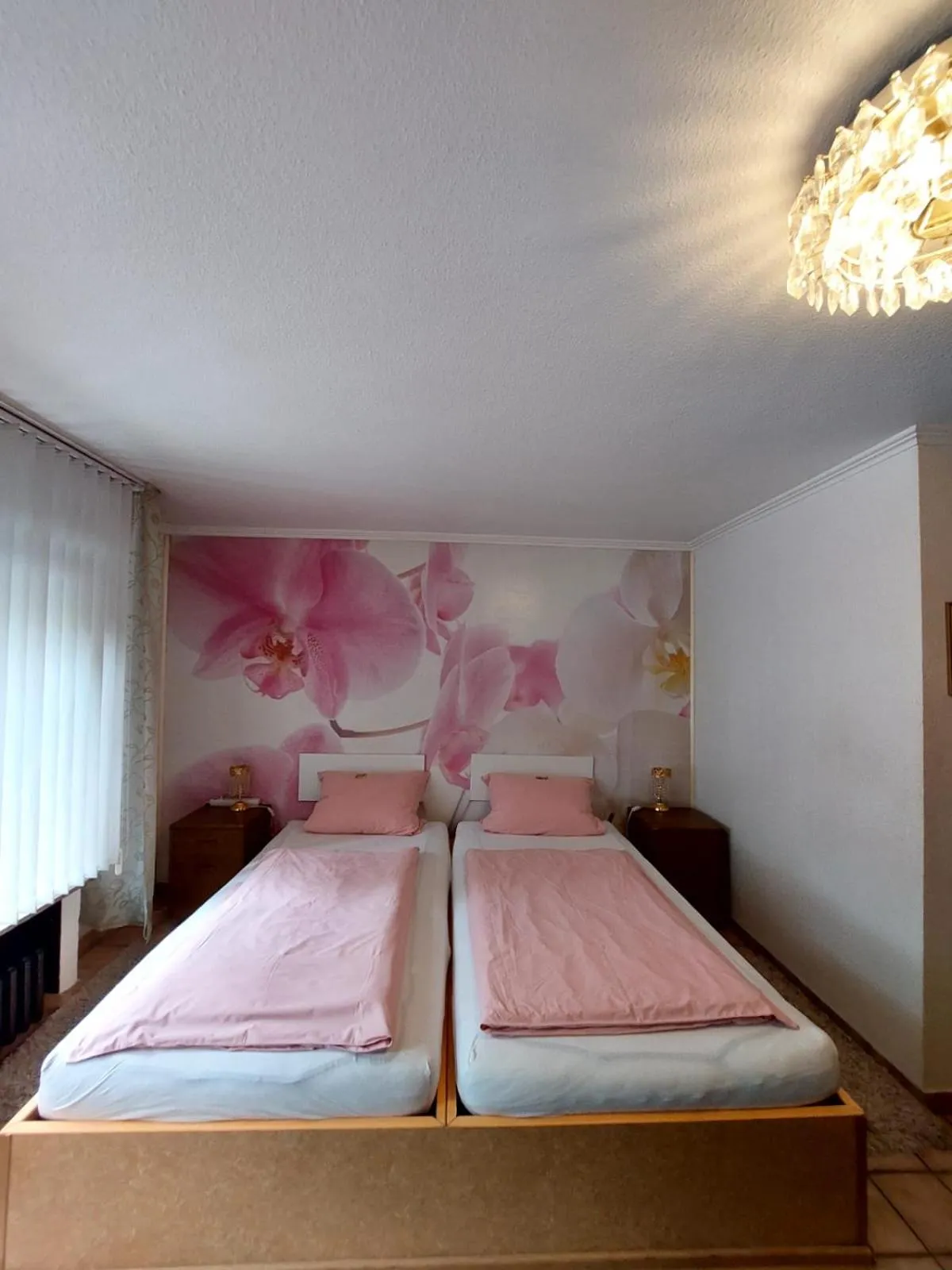 Photo of the whole room, Bed in Am Hallenbad Hotel garni