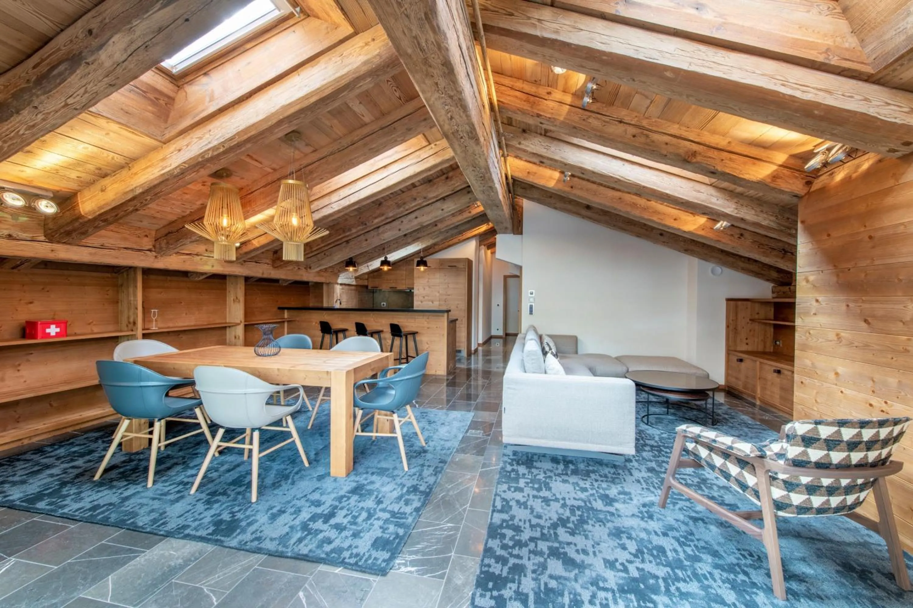 Photo of the whole room in W Verbier