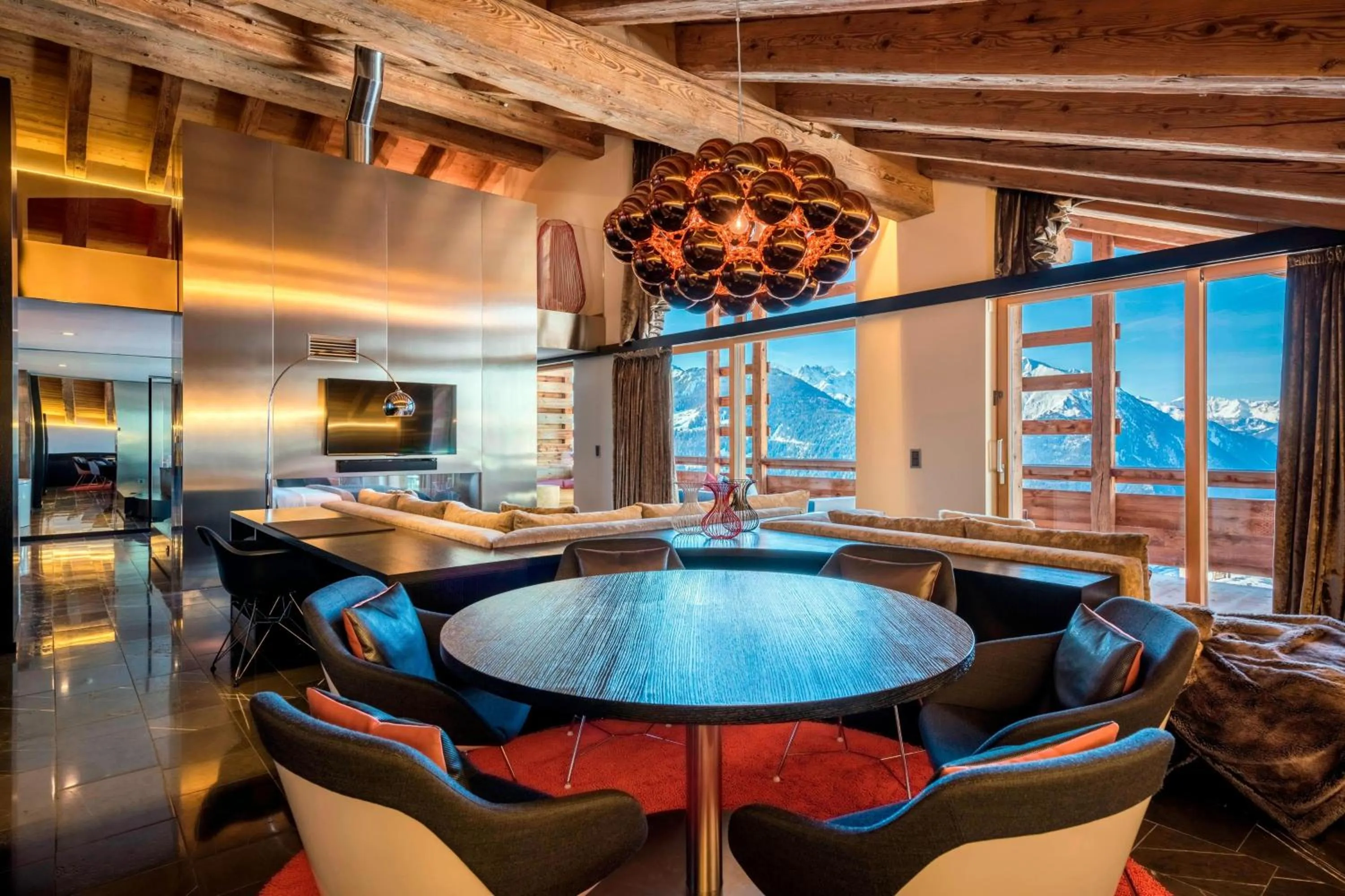 Lounge or bar in W Verbier