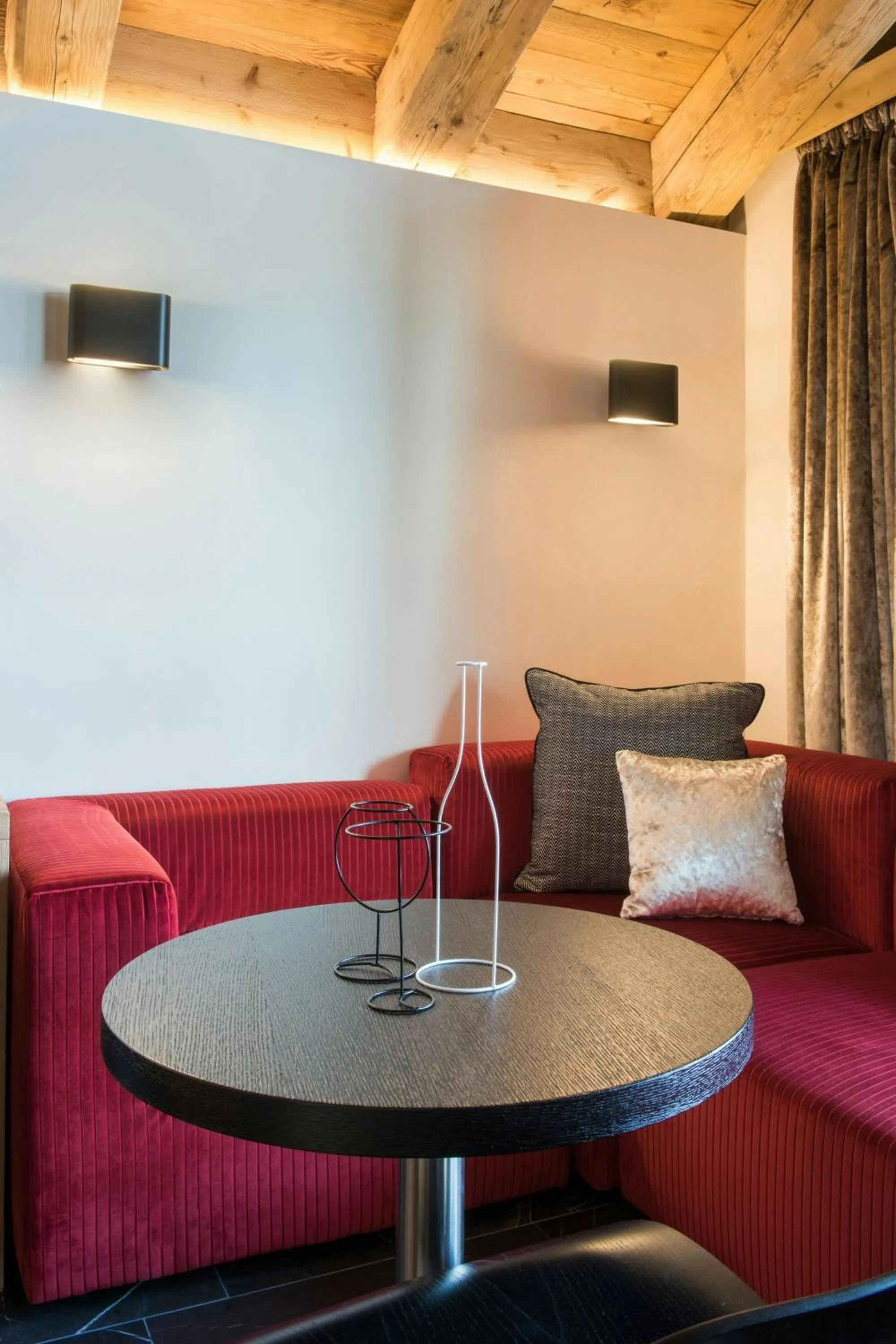 Lounge or bar in W Verbier