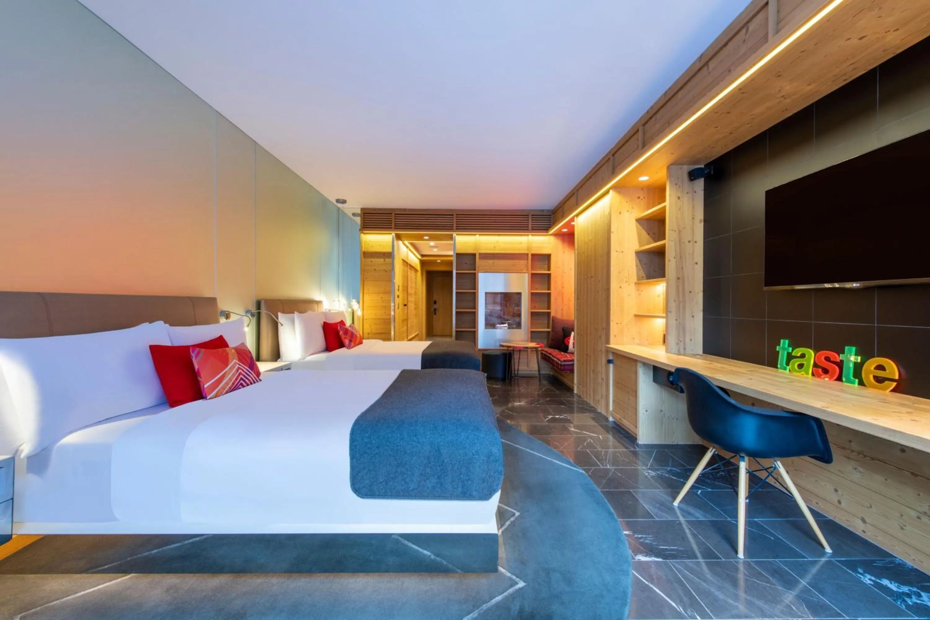 Photo of the whole room, Bed in W Verbier