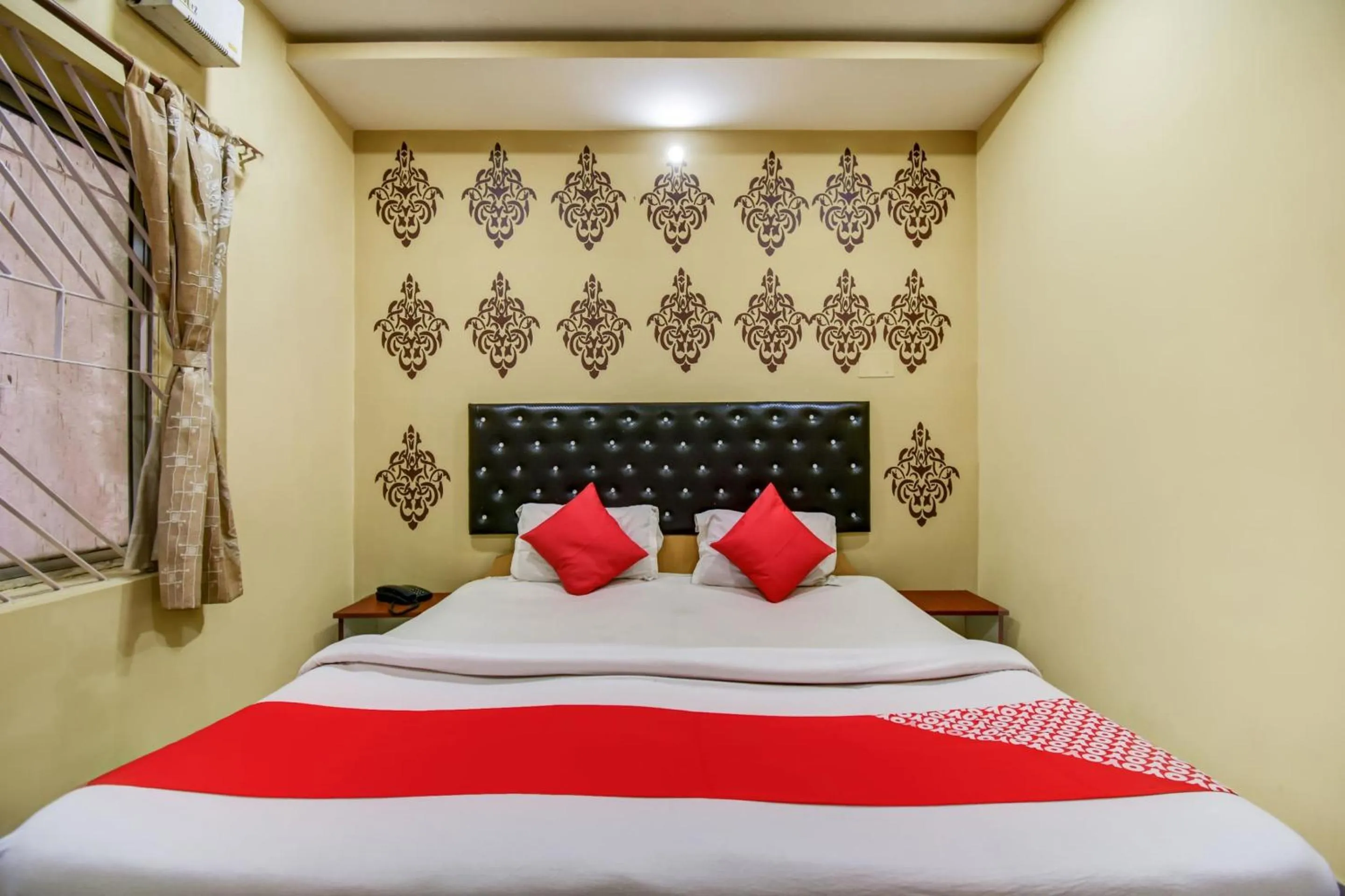 Bedroom, Bed in Super Hotel O Priyal Amrit Sagar