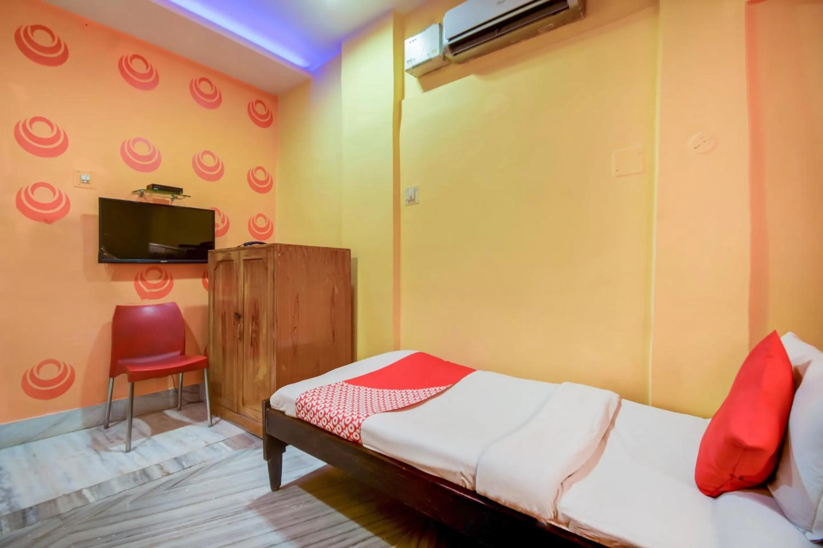Bedroom, Bed in Super Hotel O Priyal Amrit Sagar