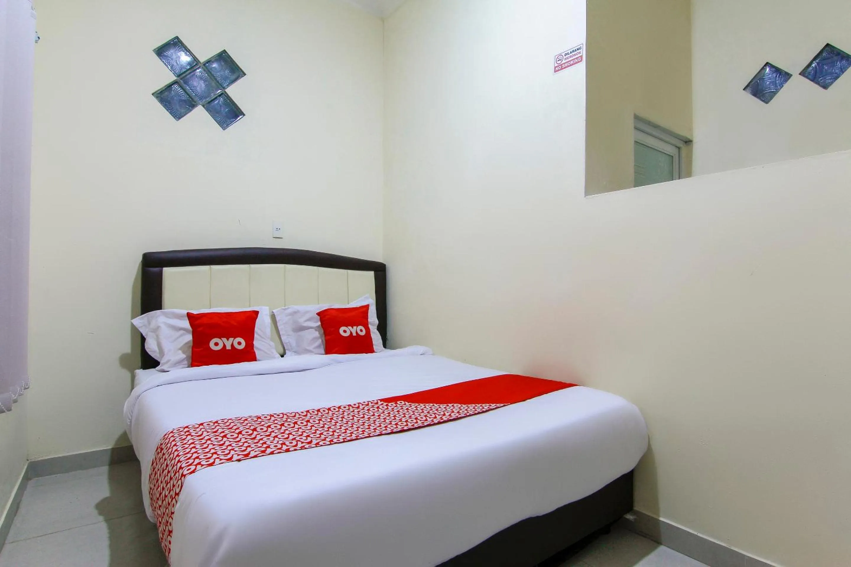 Bedroom in Hotel O Ratu Residence
