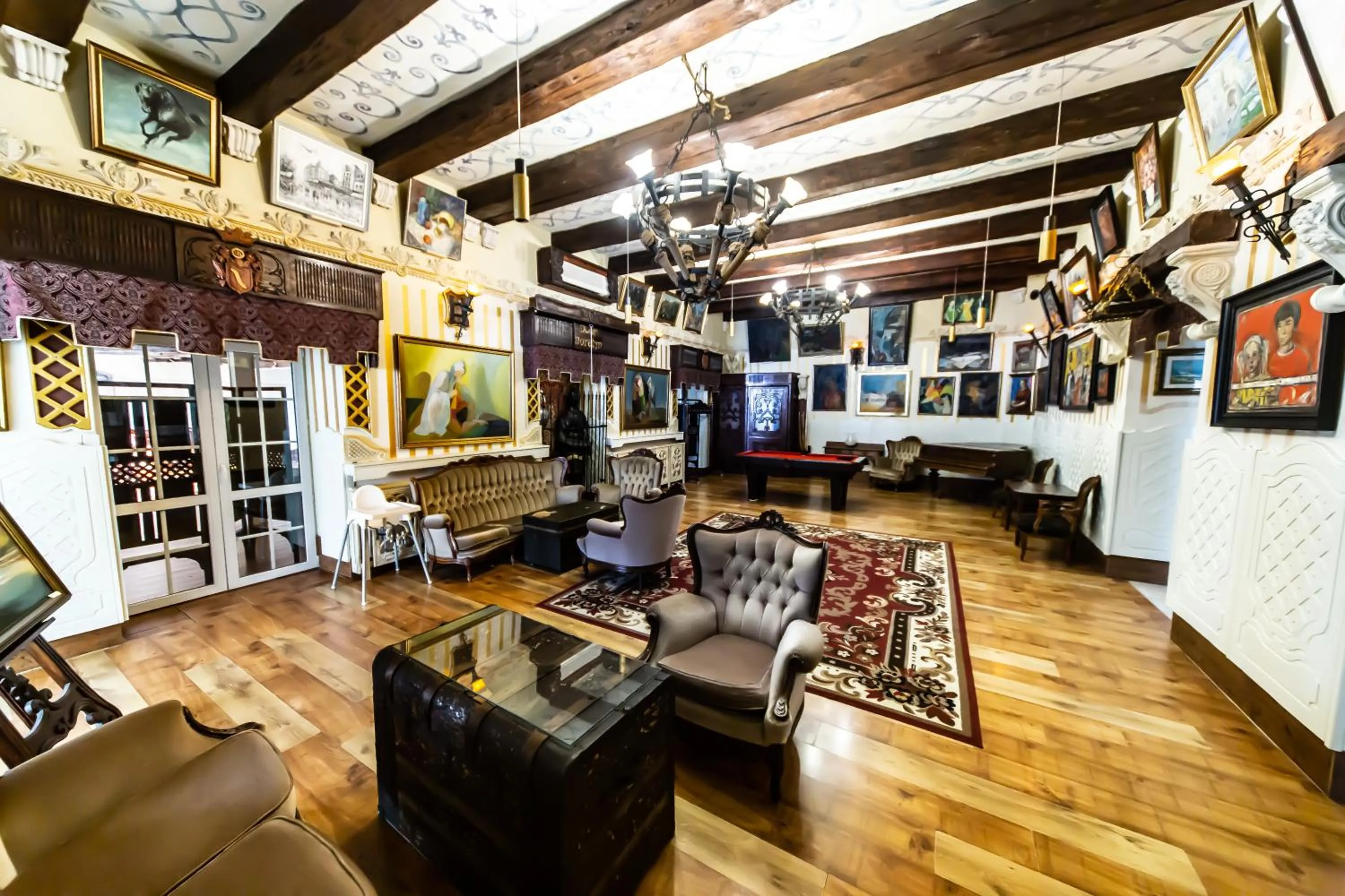 Restaurant/places to eat in Dwór Boratyn