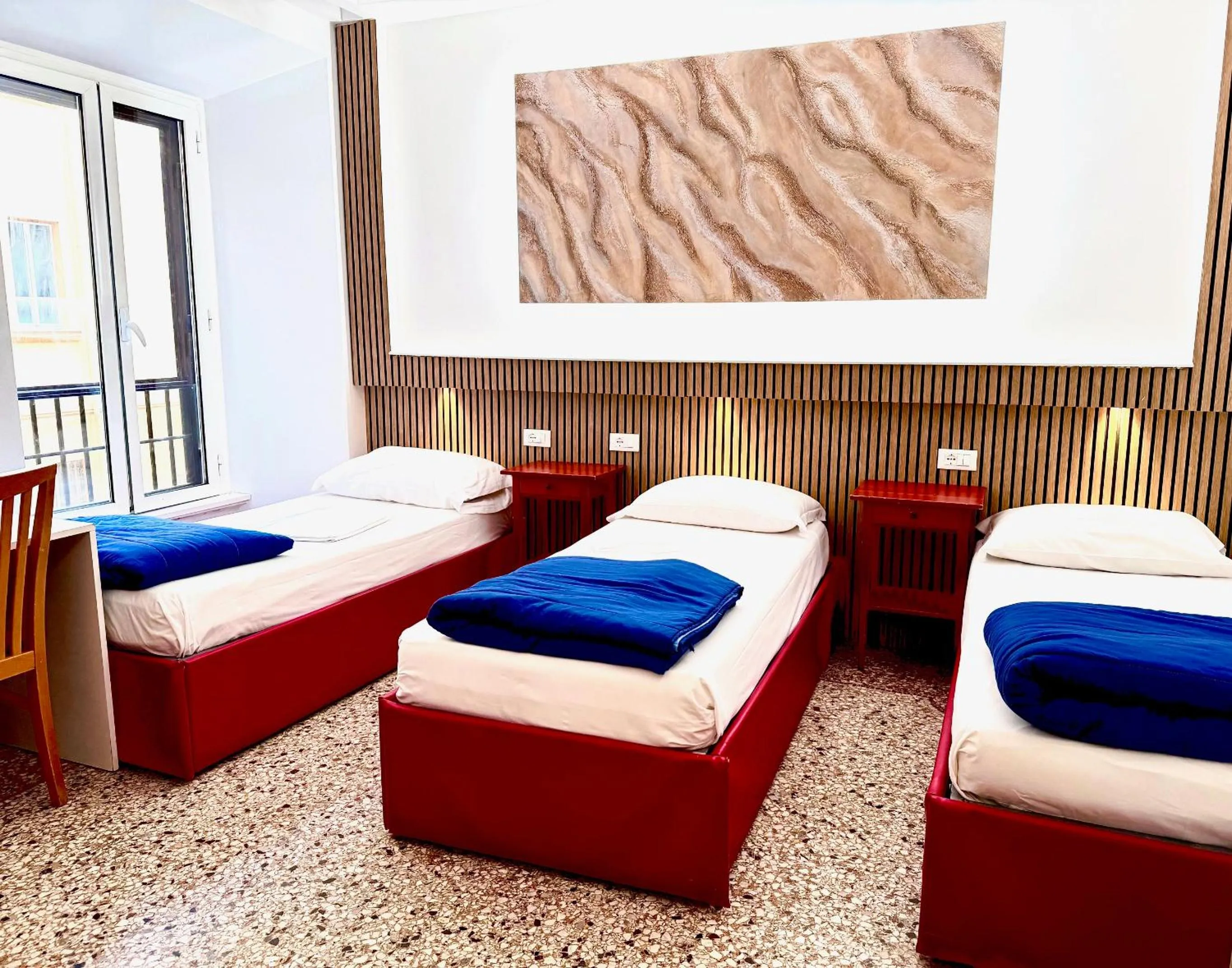 Bedroom, Bed in Legend R.G.