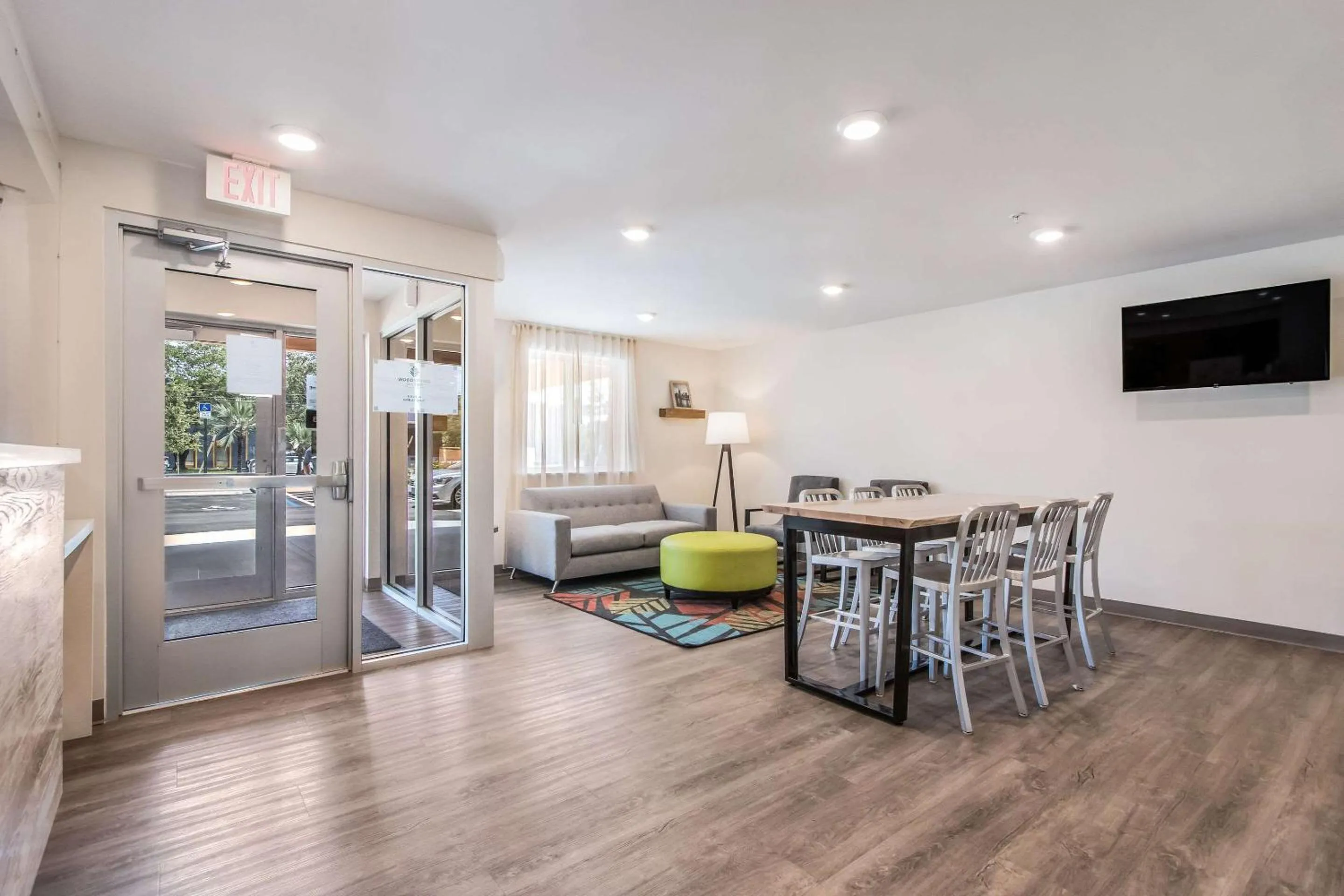 Lobby or reception in WoodSpring Suites Doral Miami Airport