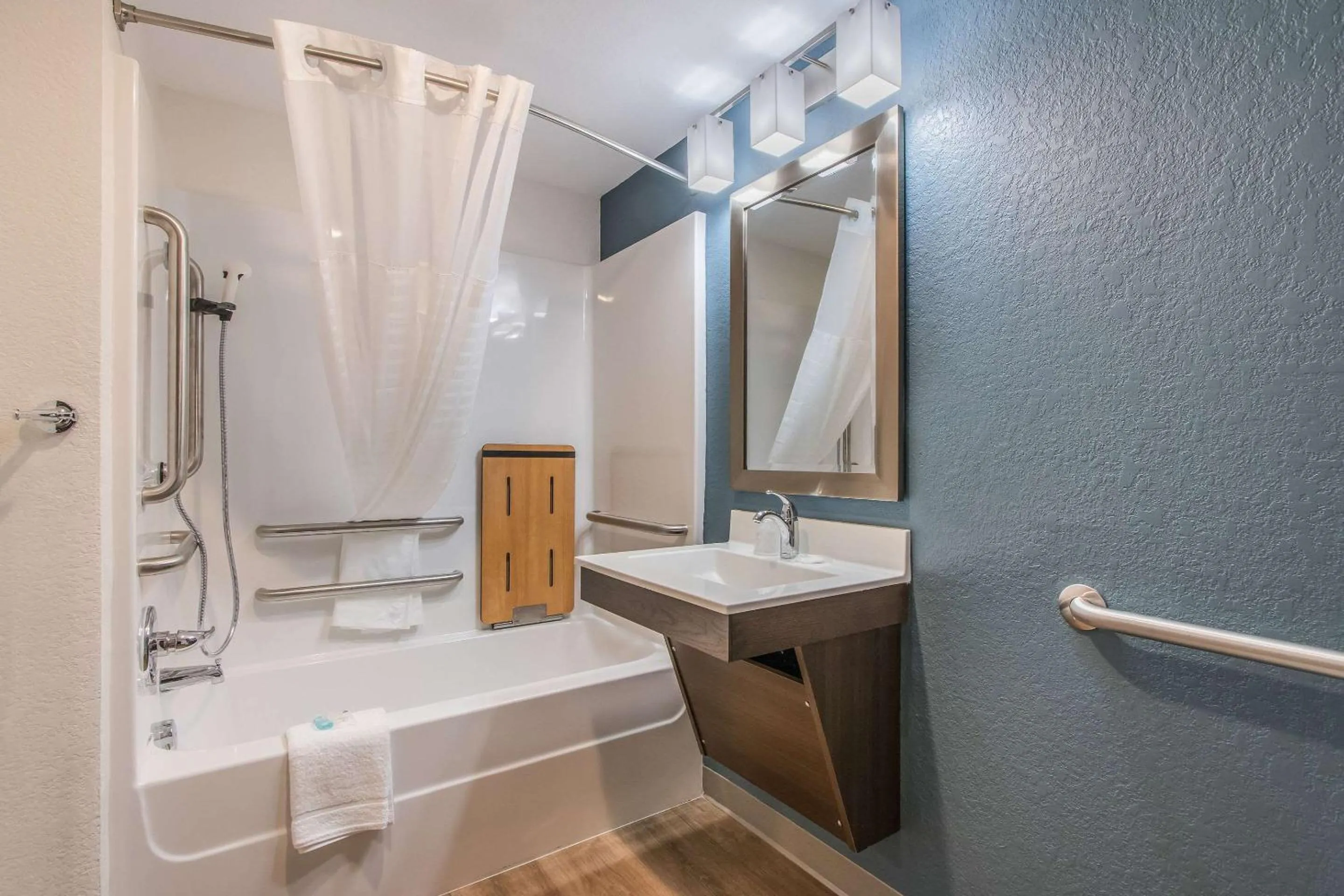 Bathroom in WoodSpring Suites Doral Miami Airport