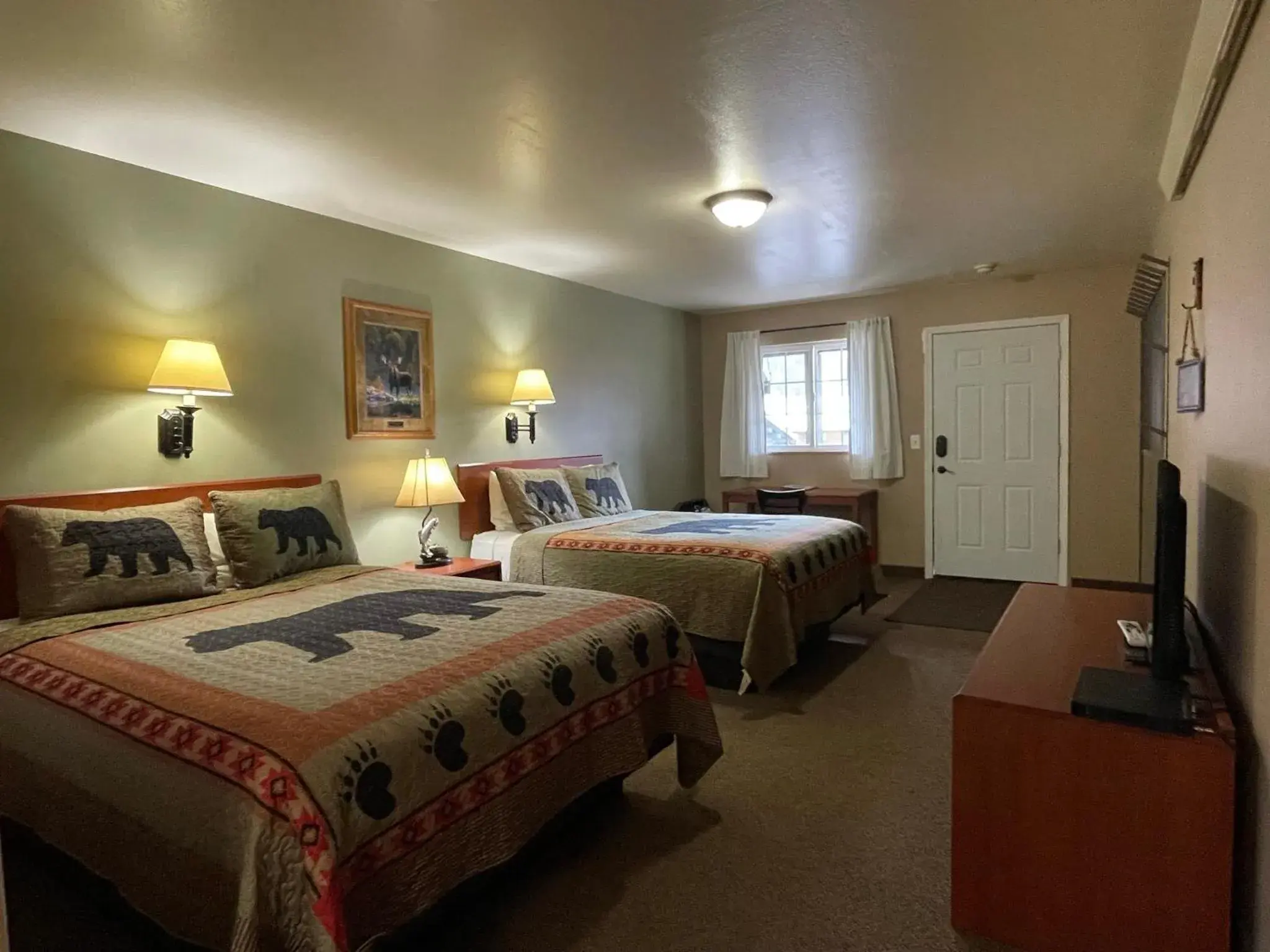 Deluxe Double Room with Shower in Antlers Lodge Deluxe Double Room with Shower in Antlers Lodge