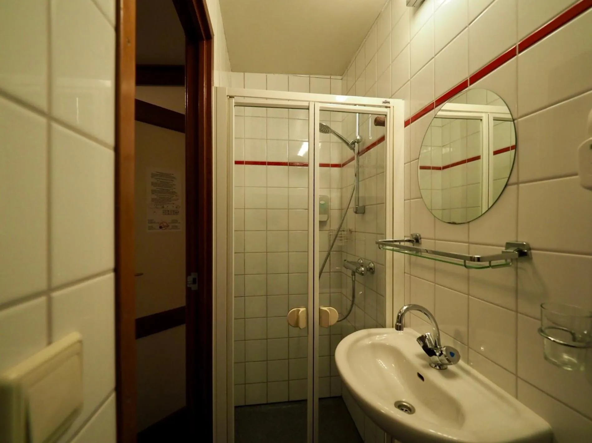 Shower in Hotelboot Sarah