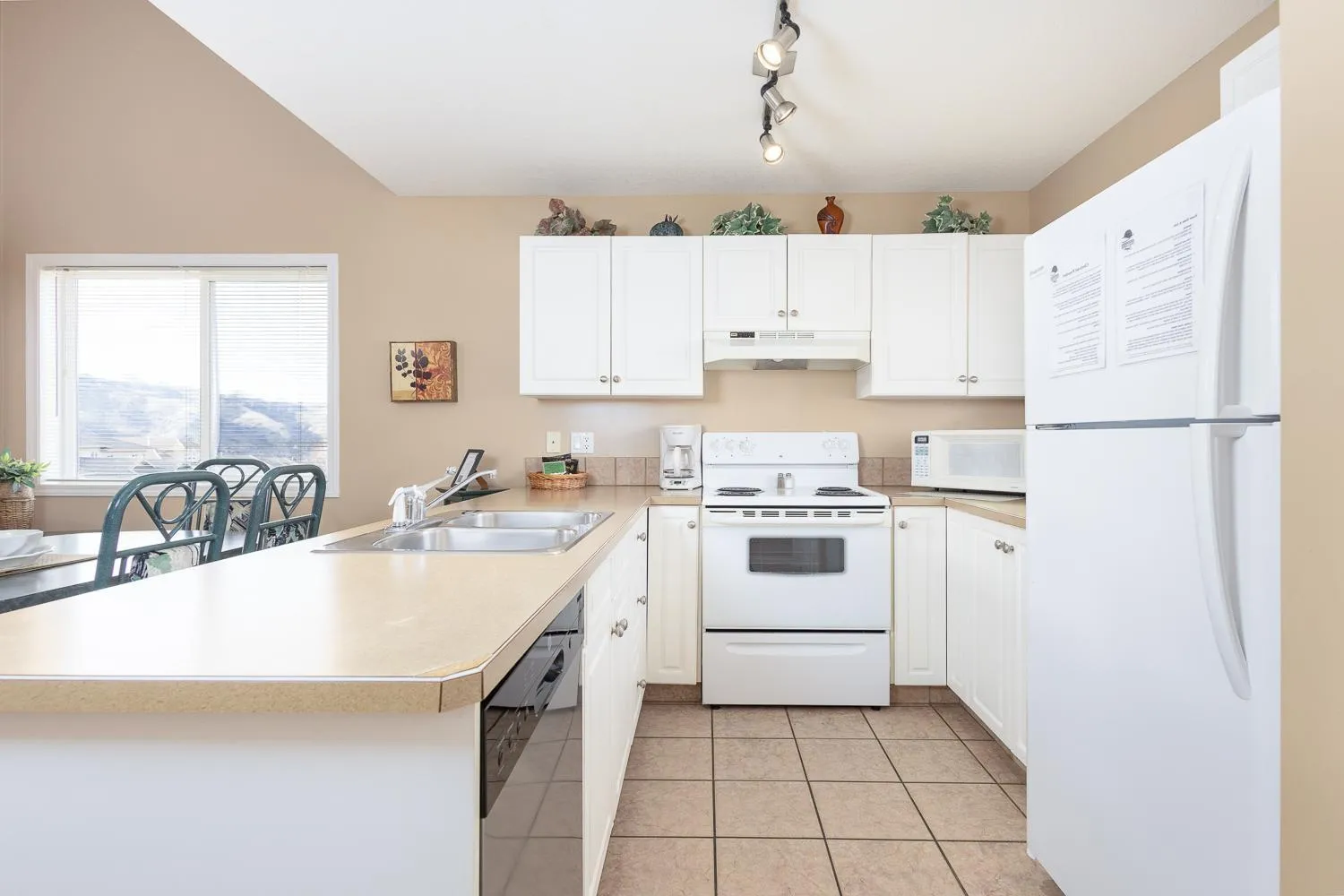 Property building in Paradise Canyon Golf Resort - Luxury Condo U407