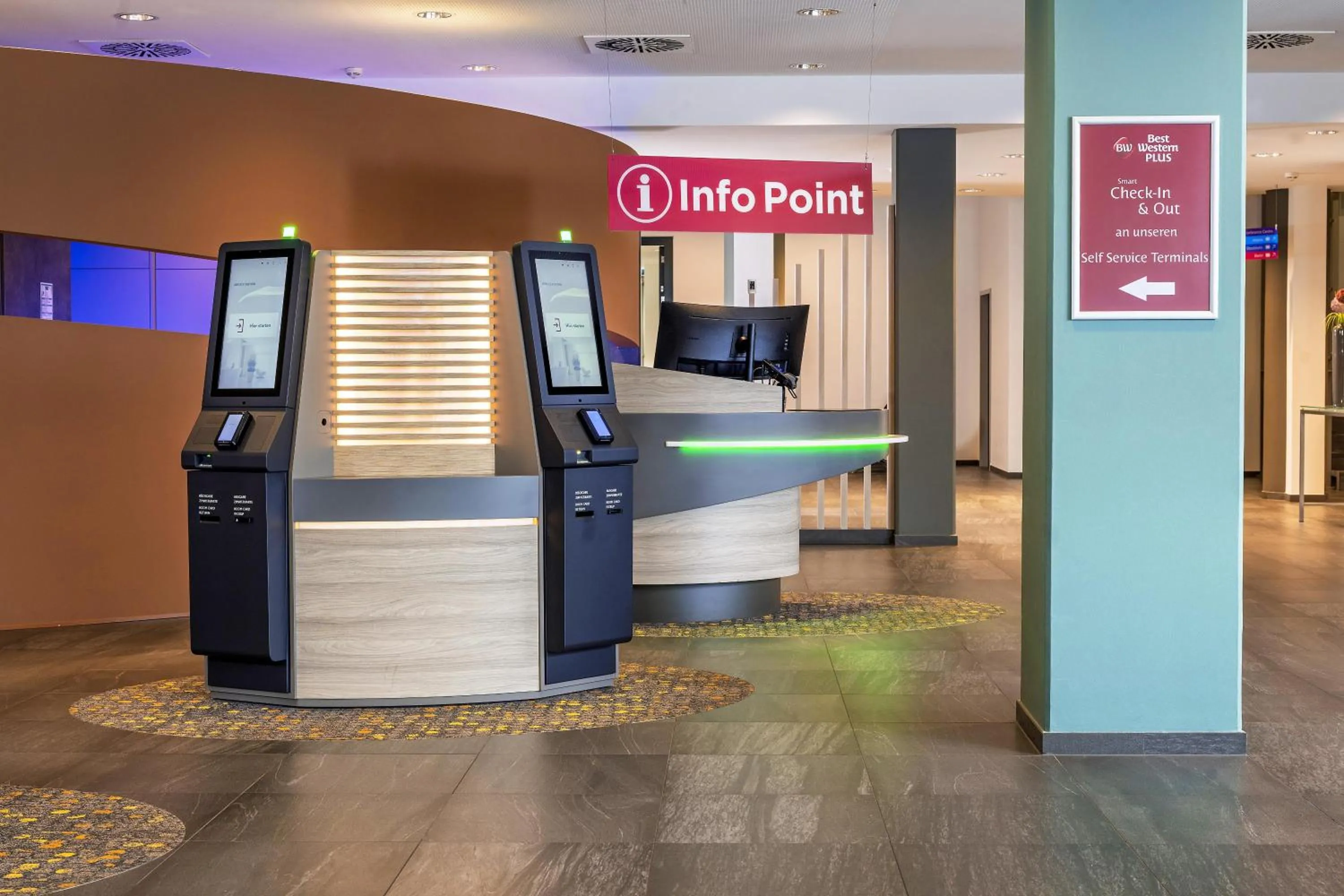 Lobby or reception in Best Western Plus Hotel Koeln City