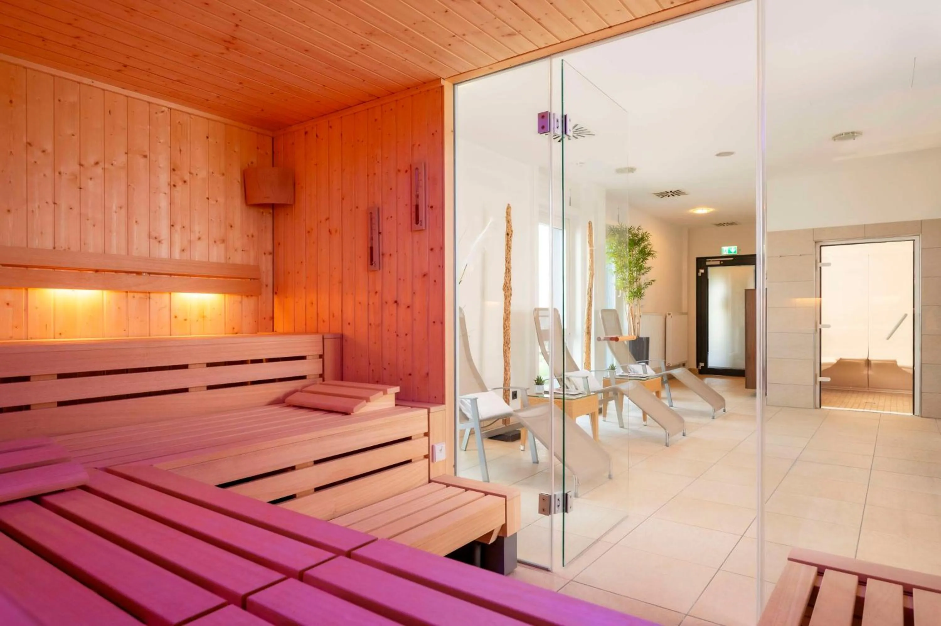 Spa and wellness centre/facilities, Bed in Best Western Plus Hotel Koeln City