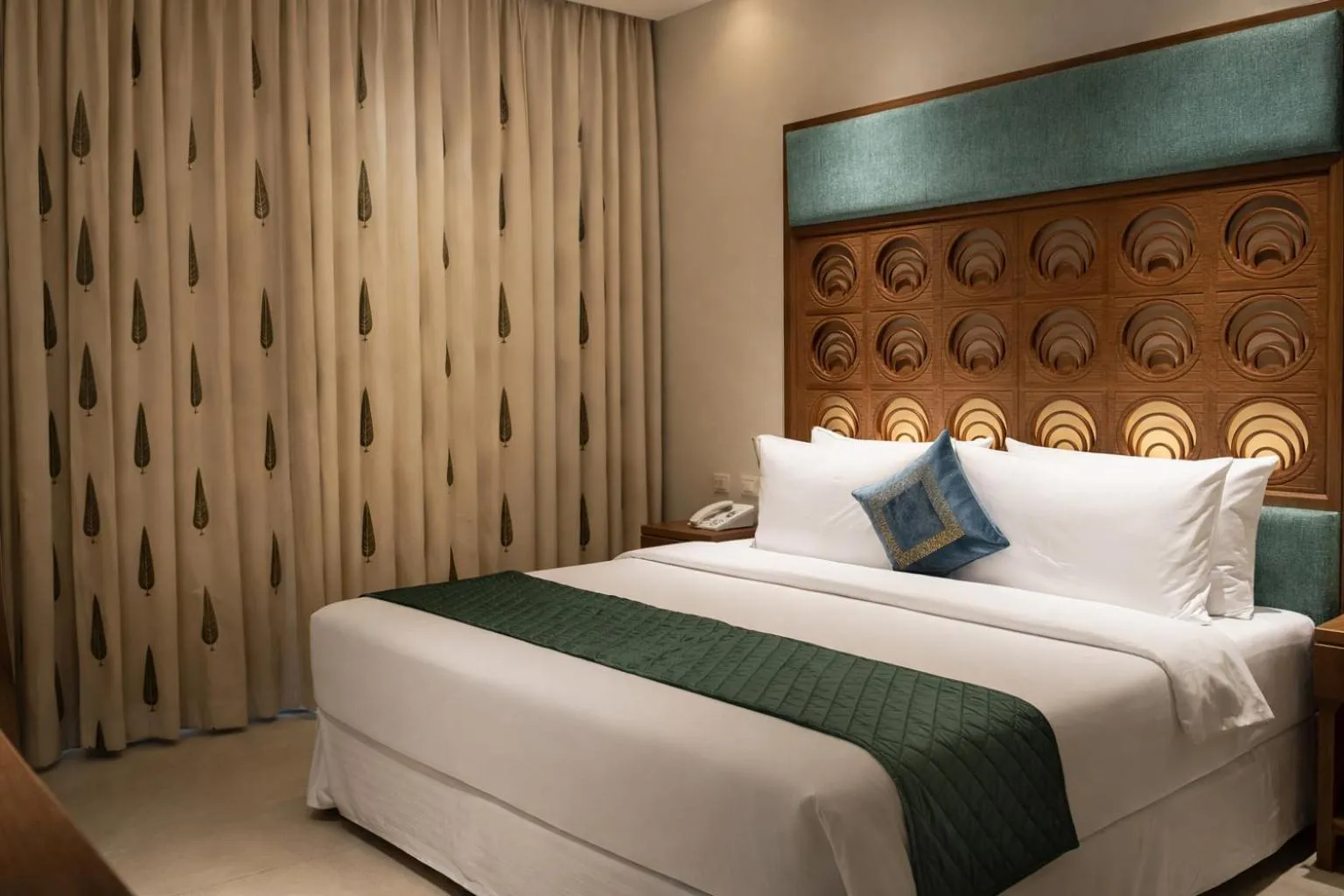 Bedroom, Bed in Hawthorn Suites by Wyndham Dwarka