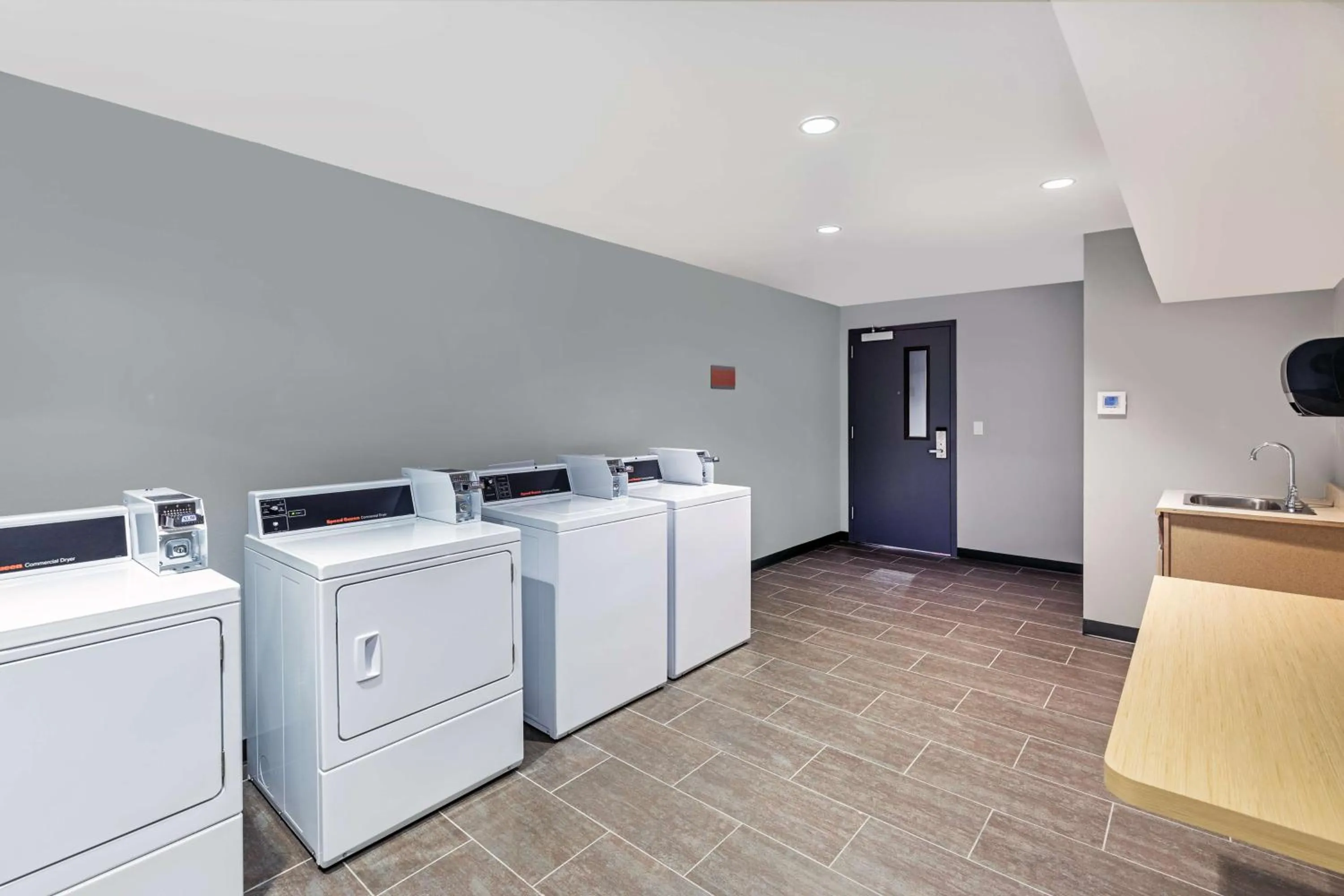 Property building in Tru By Hilton Laredo Airport Area, Tx