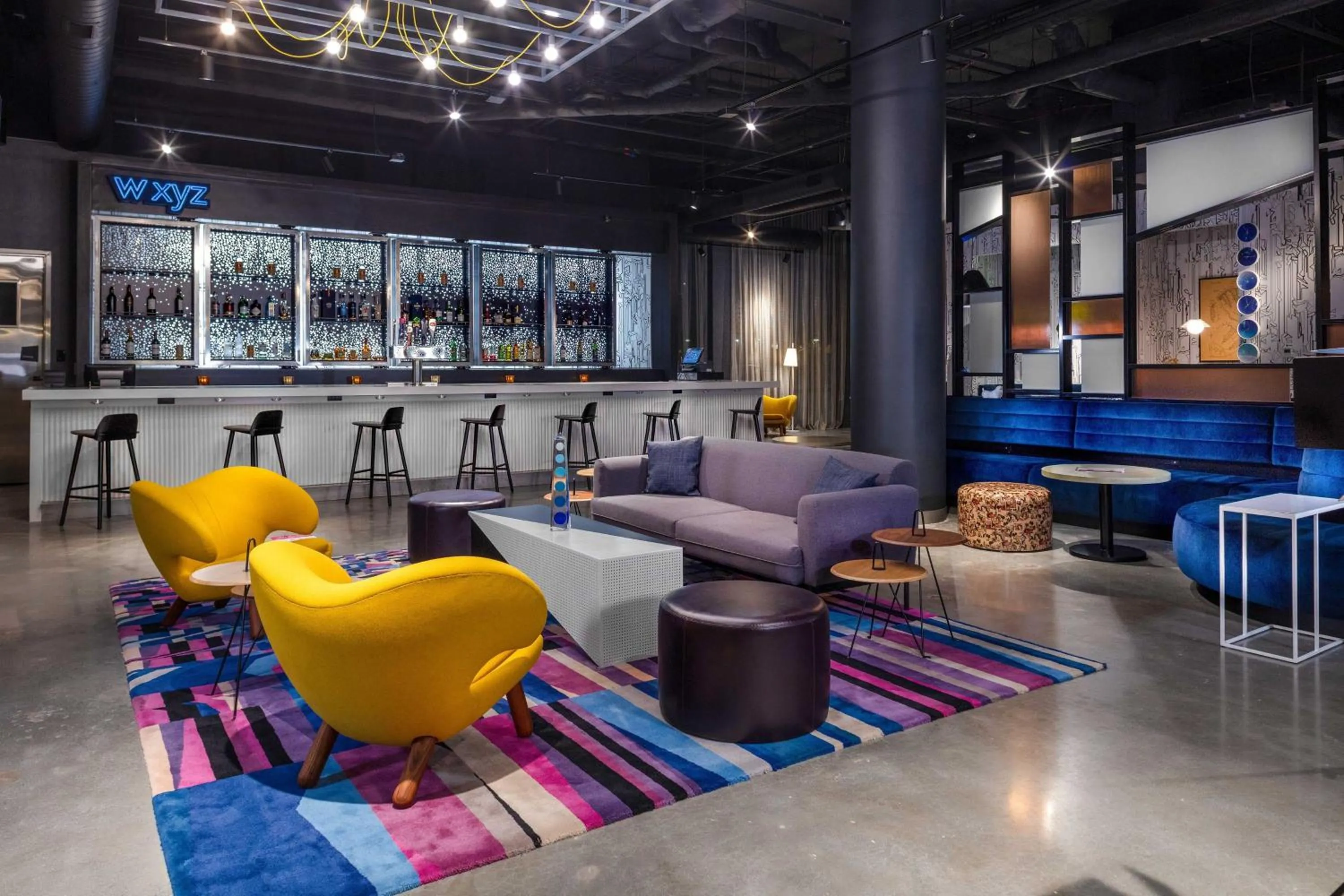 Lounge or bar in Aloft Atlanta at The Battery Atlanta