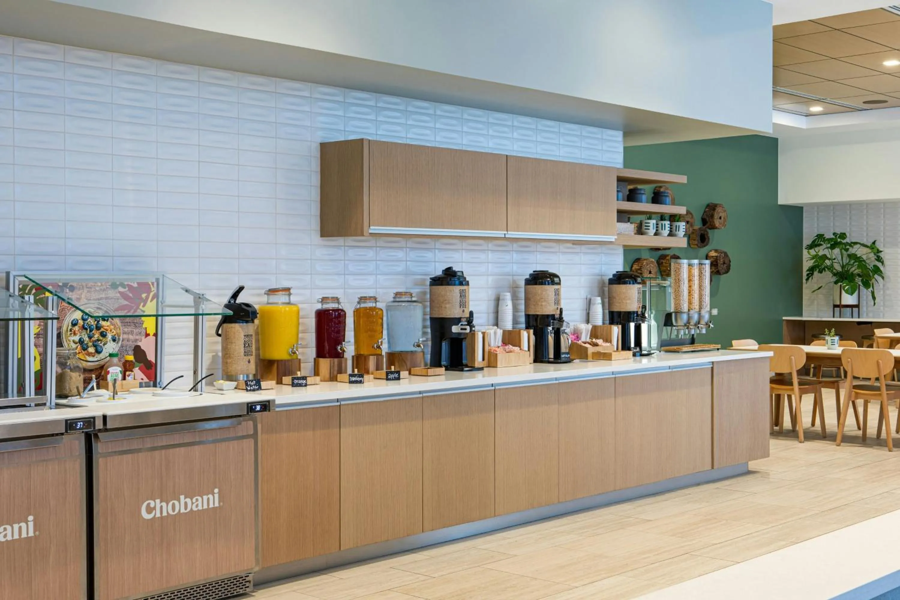 Breakfast in Element Philadelphia Downtown