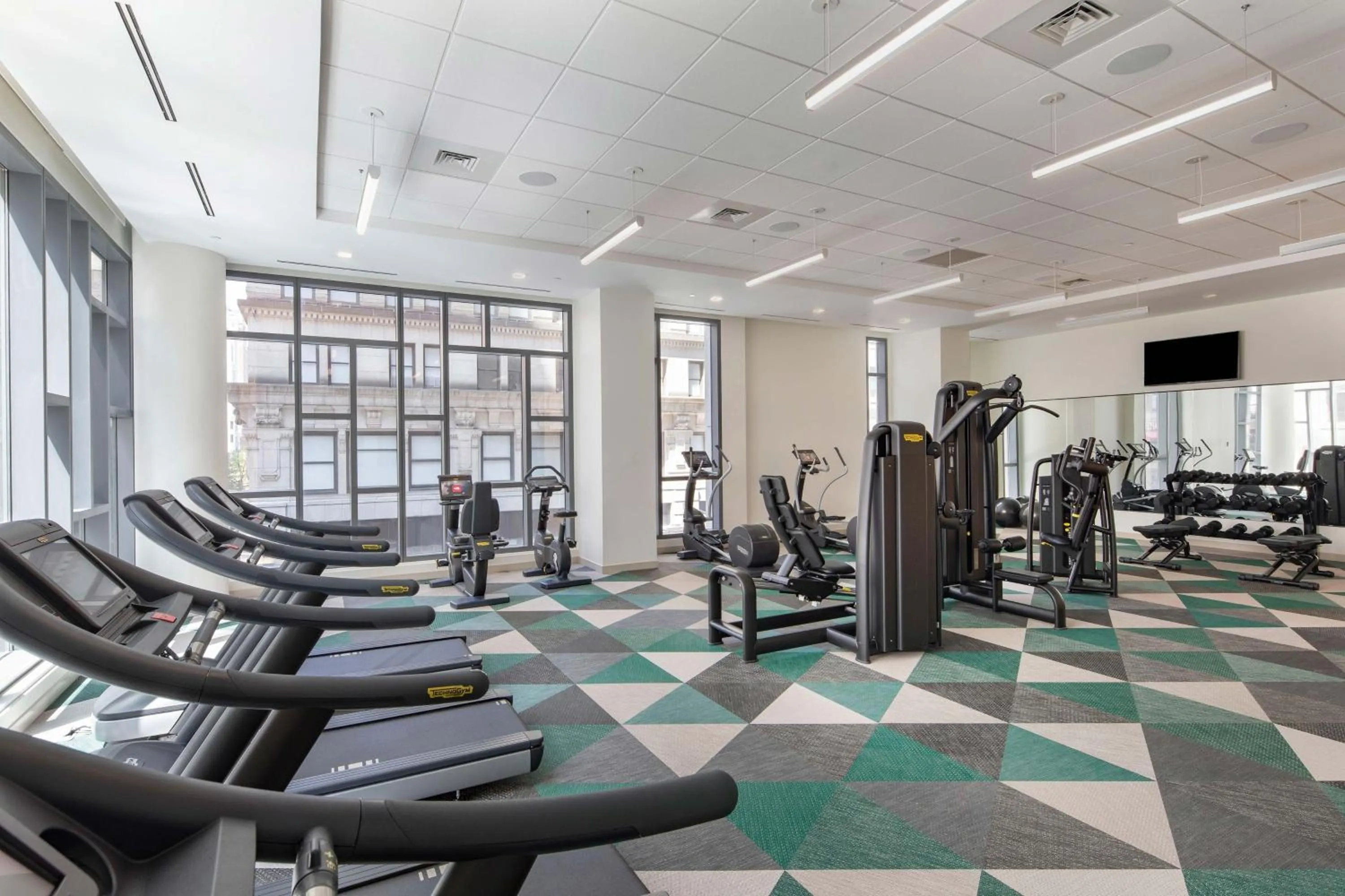 Fitness centre/facilities in Element Philadelphia Downtown