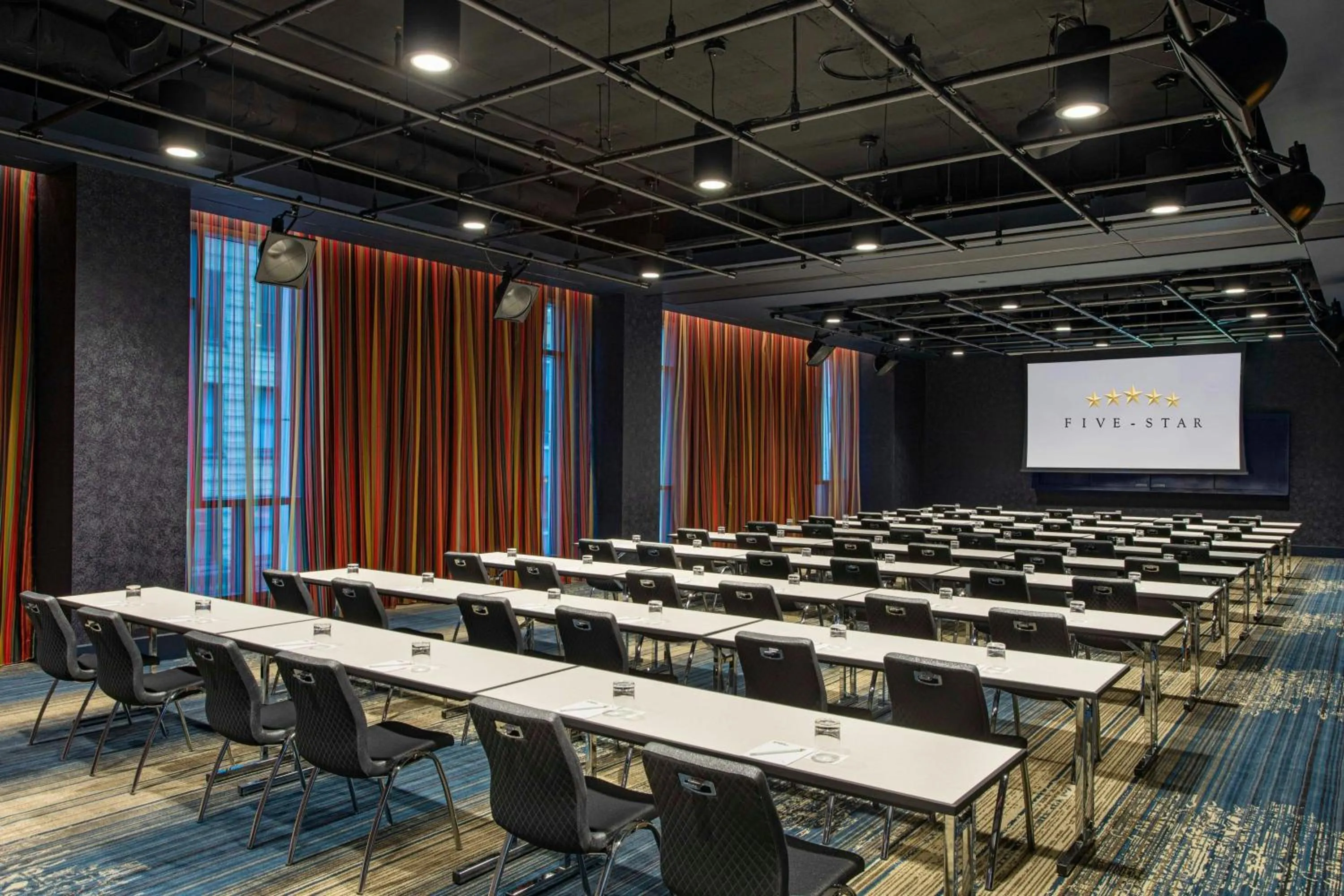 Meeting/conference room in Element Philadelphia Downtown