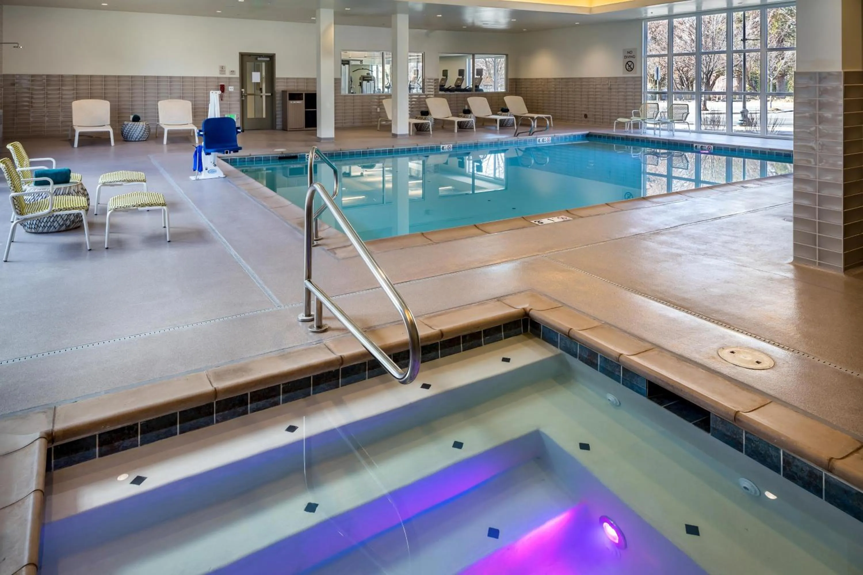 Swimming pool in Element Bend