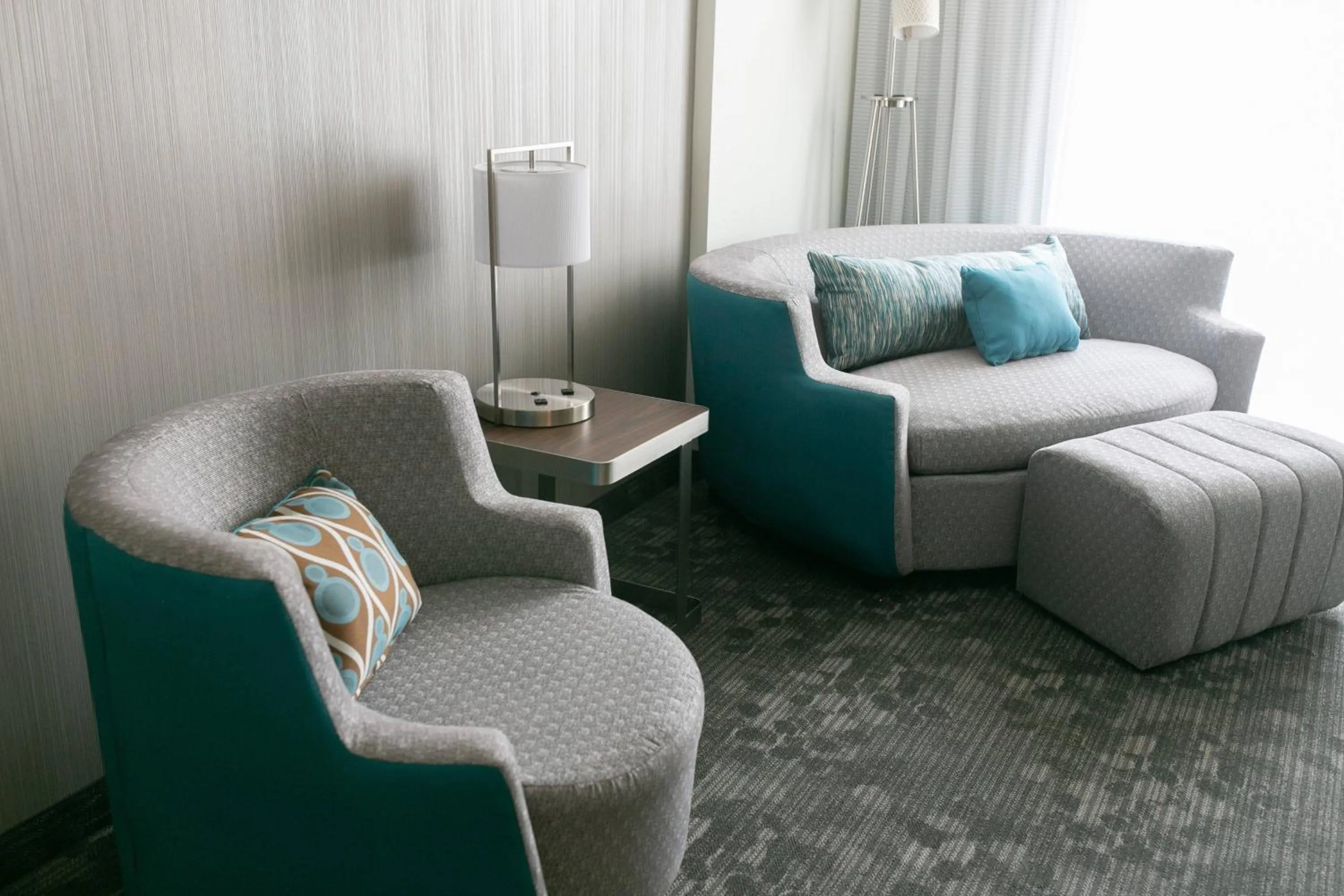 Photo of the whole room in Courtyard Elkhart