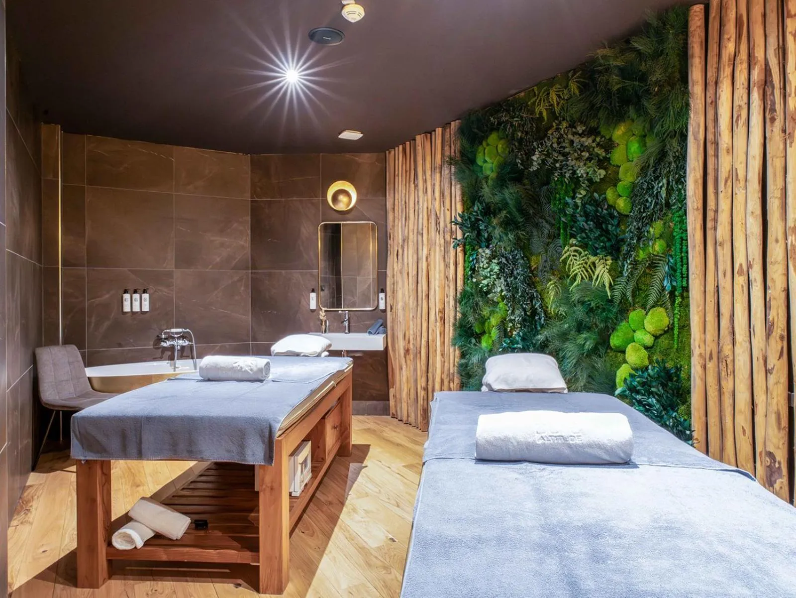 Massage, Bed in Hôtel Le Diamond Rock